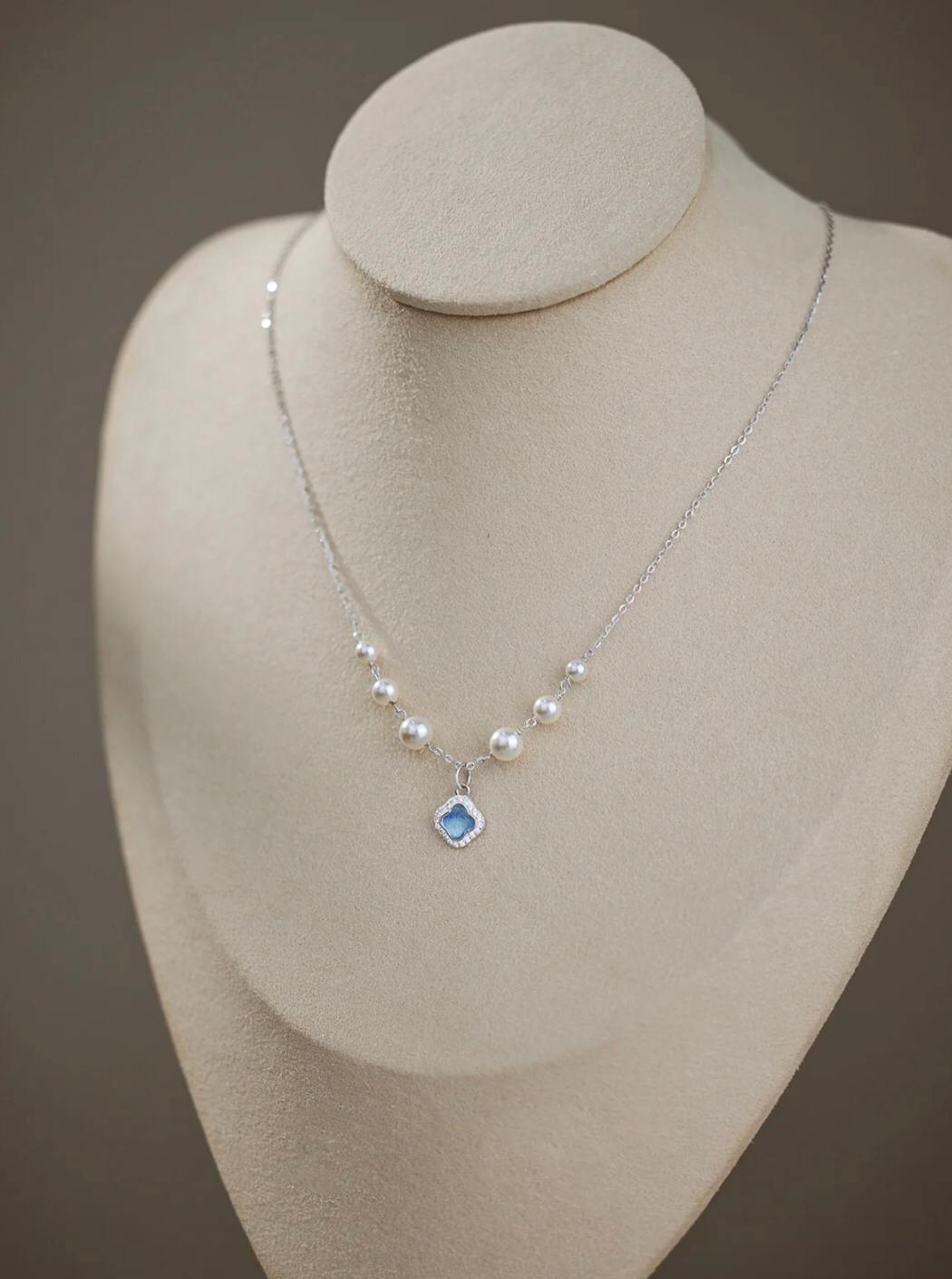 COLLIER ÉLÉGANT À VAGUE