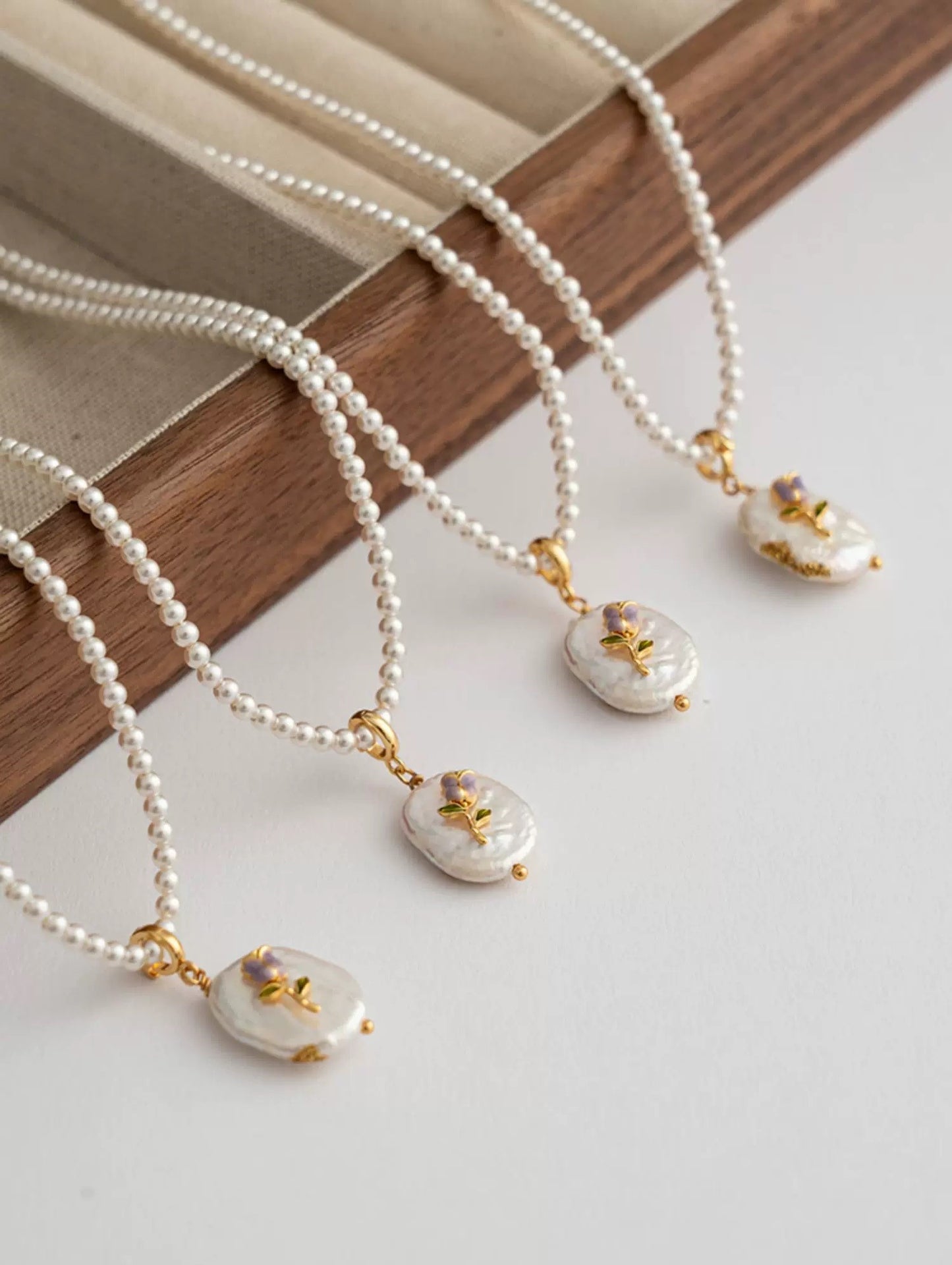 COLLIER SPLENDEUR INTEMPORELLE