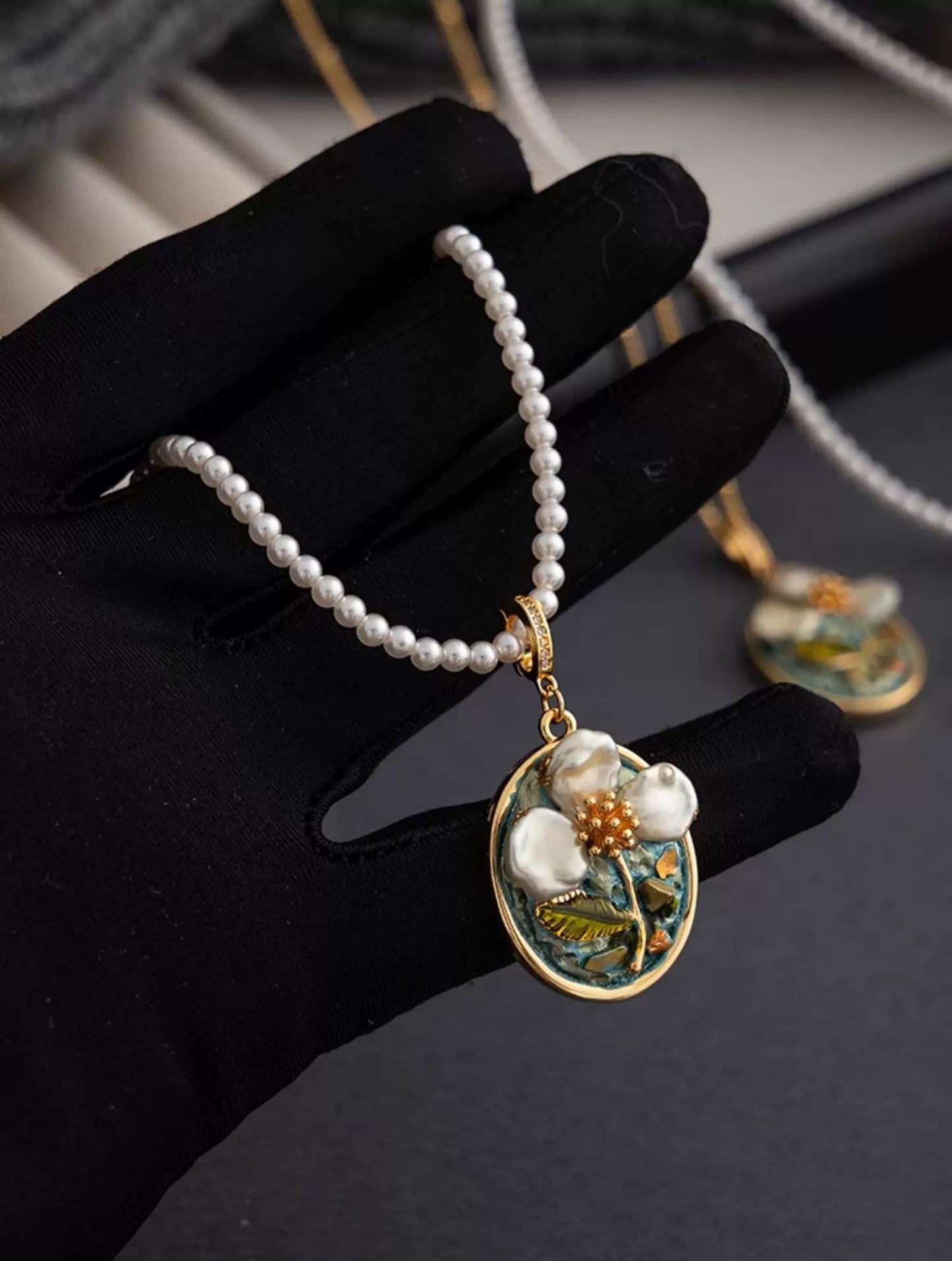 CELESTIAL GARDEN NECKLACE(PEARL CHAIN)