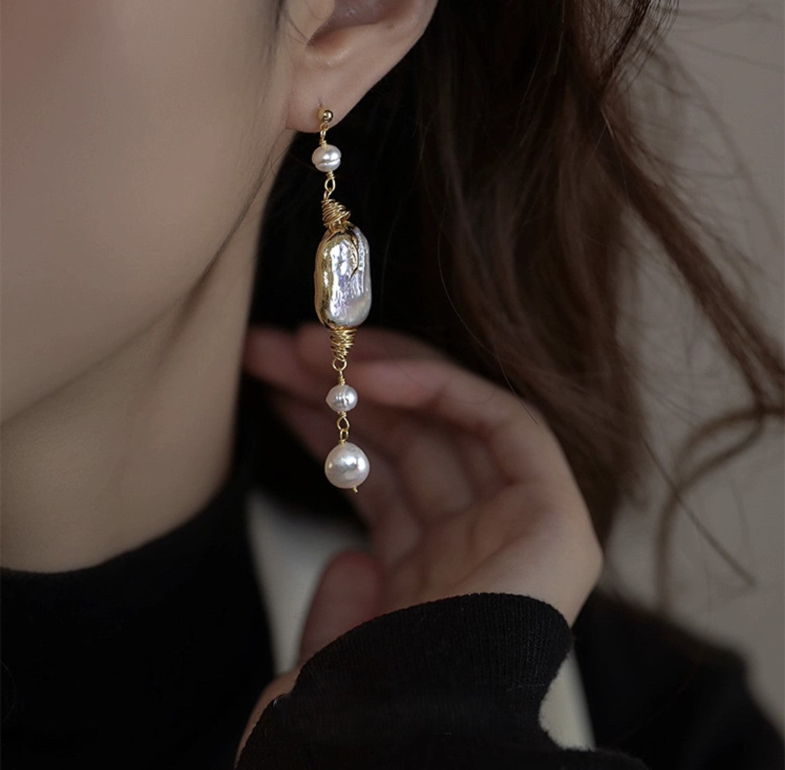 BOUCLE D'OREILLE ENCHANTÉE DE PERLES