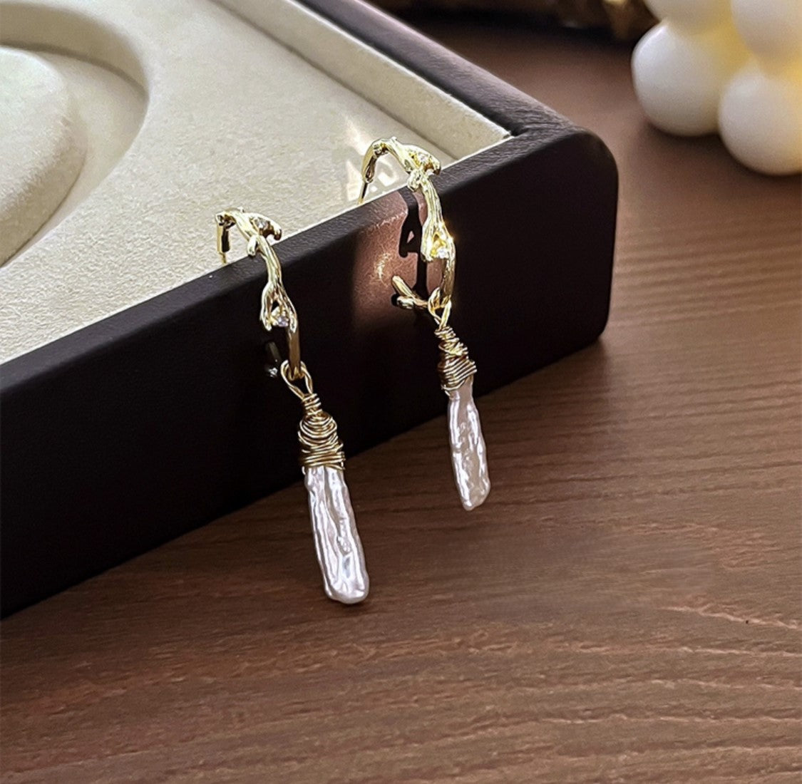 BOUCLE D'OREILLE PERLE QUI CHUCHOTE