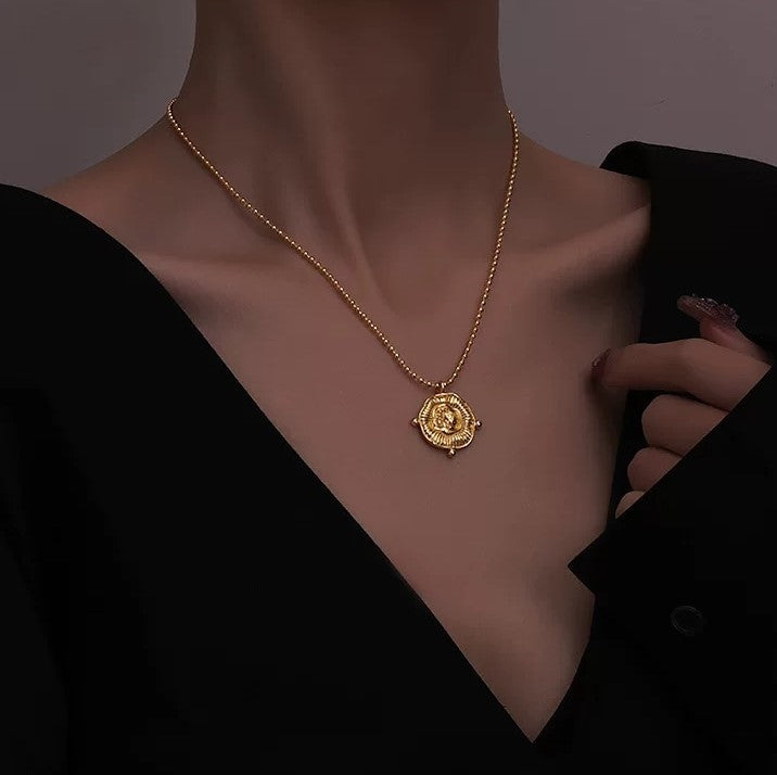 Luxe Aura Necklace