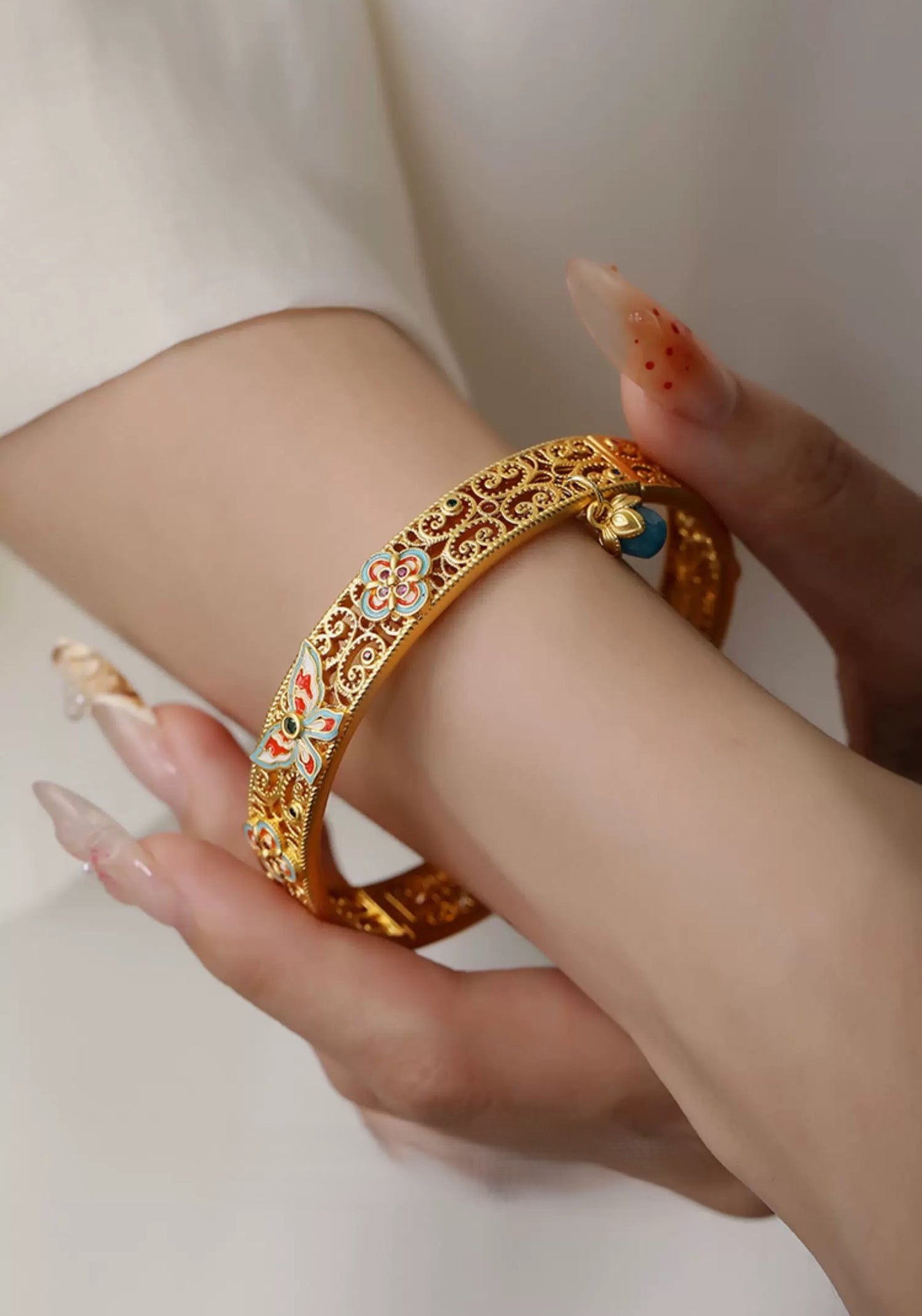 Bracelet à impulsion électrique