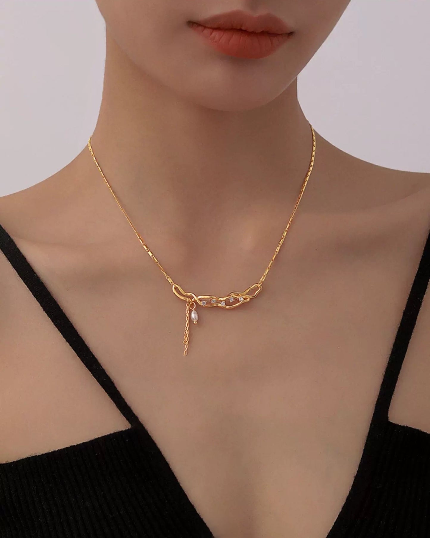 Noir Radiance Necklace