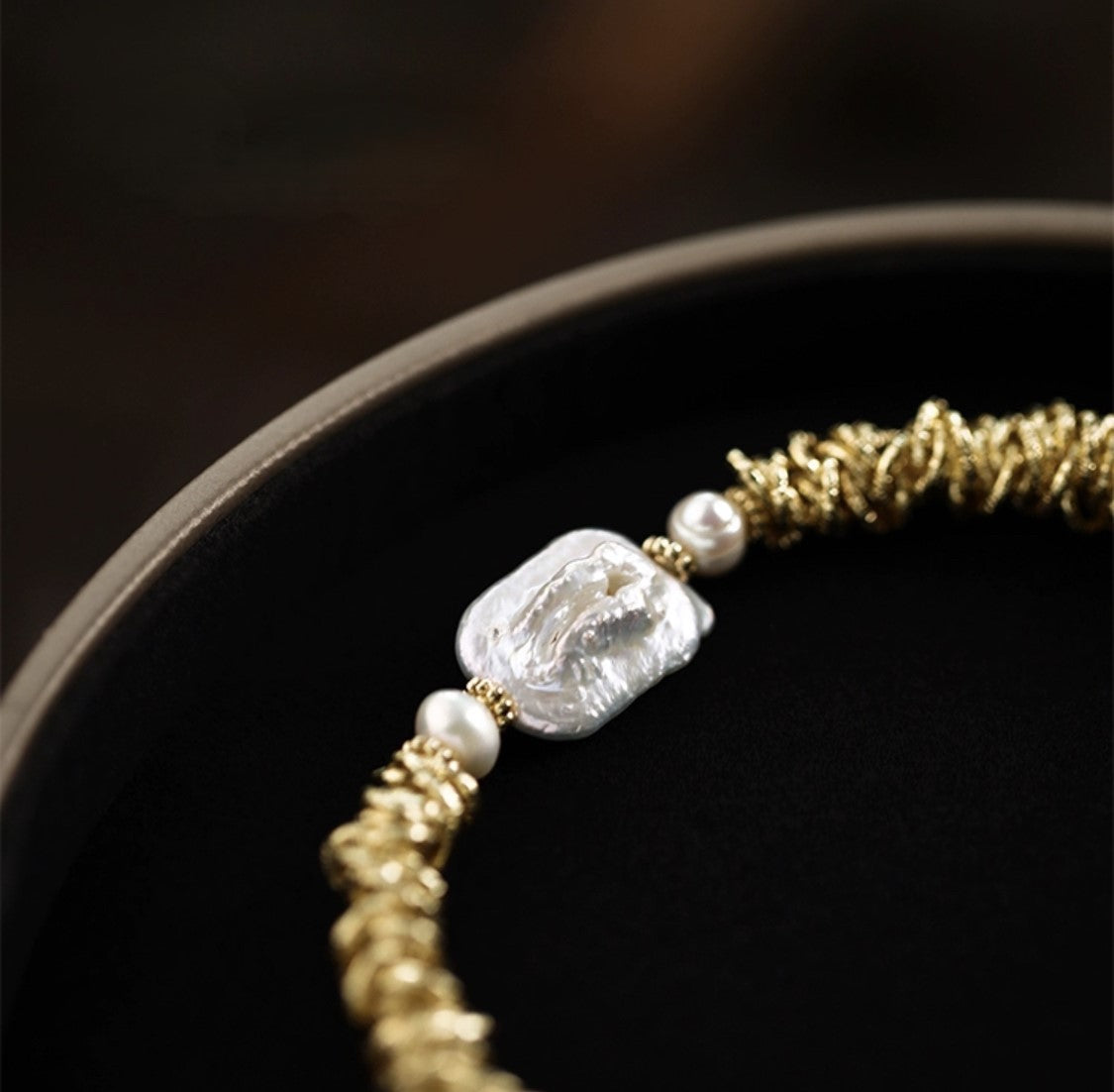 BRACELET FANTAISIE EN PERLES PRÉCIEUSES