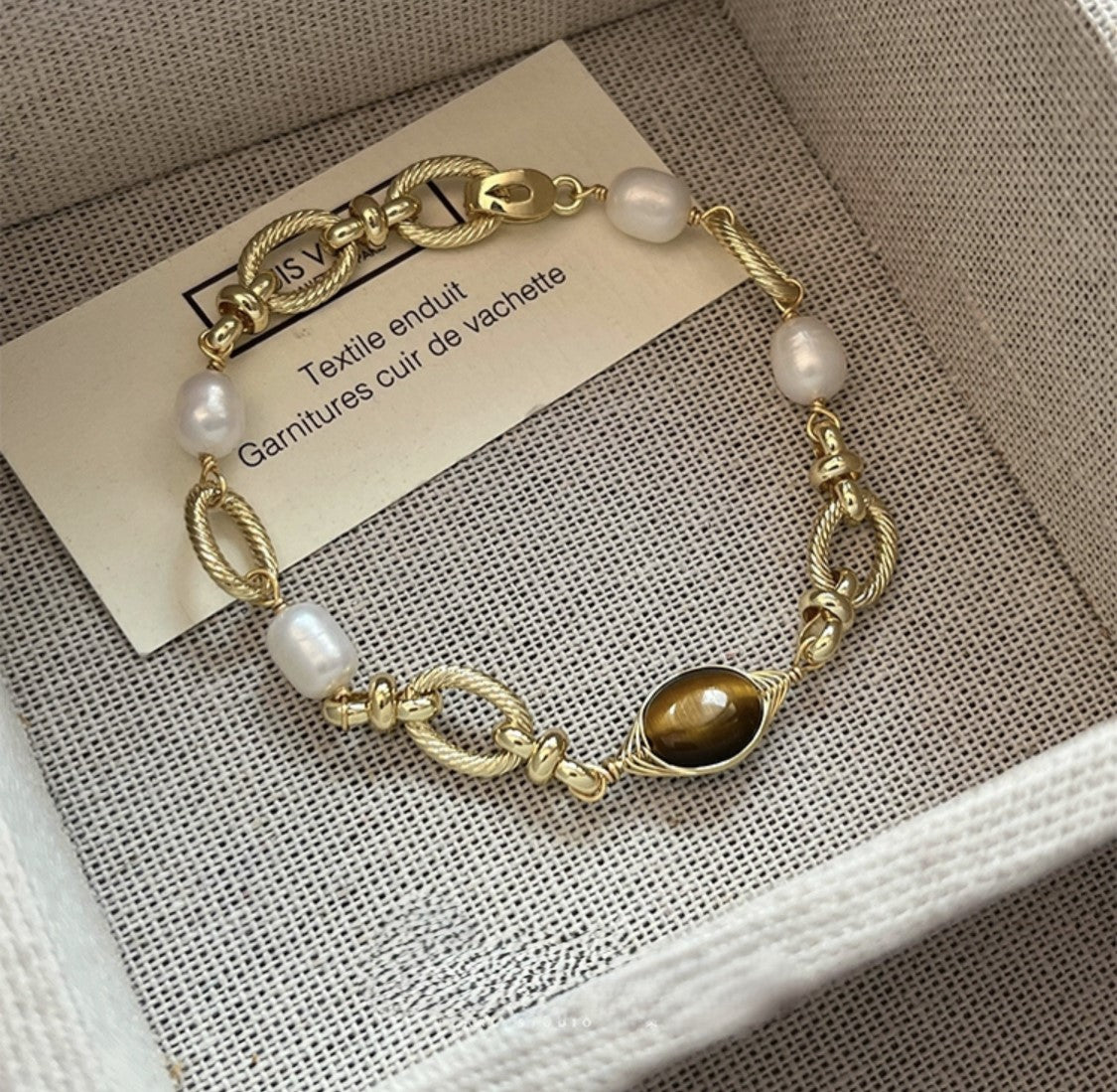 BRACELET DE PERLES DORÉES ANCIENNES