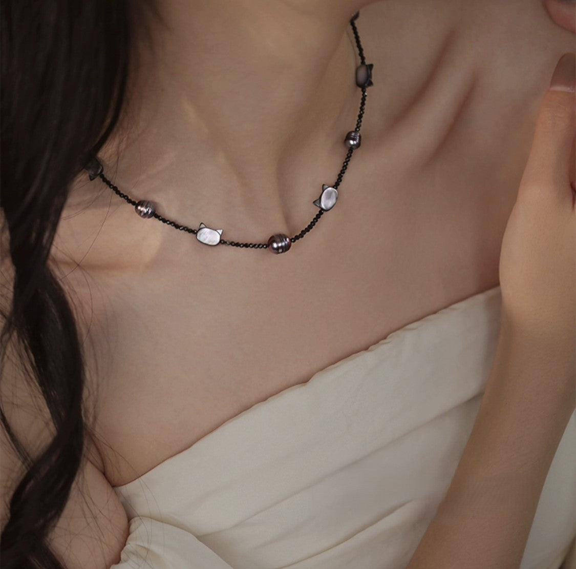 COLLIER DE PERLES CHATON