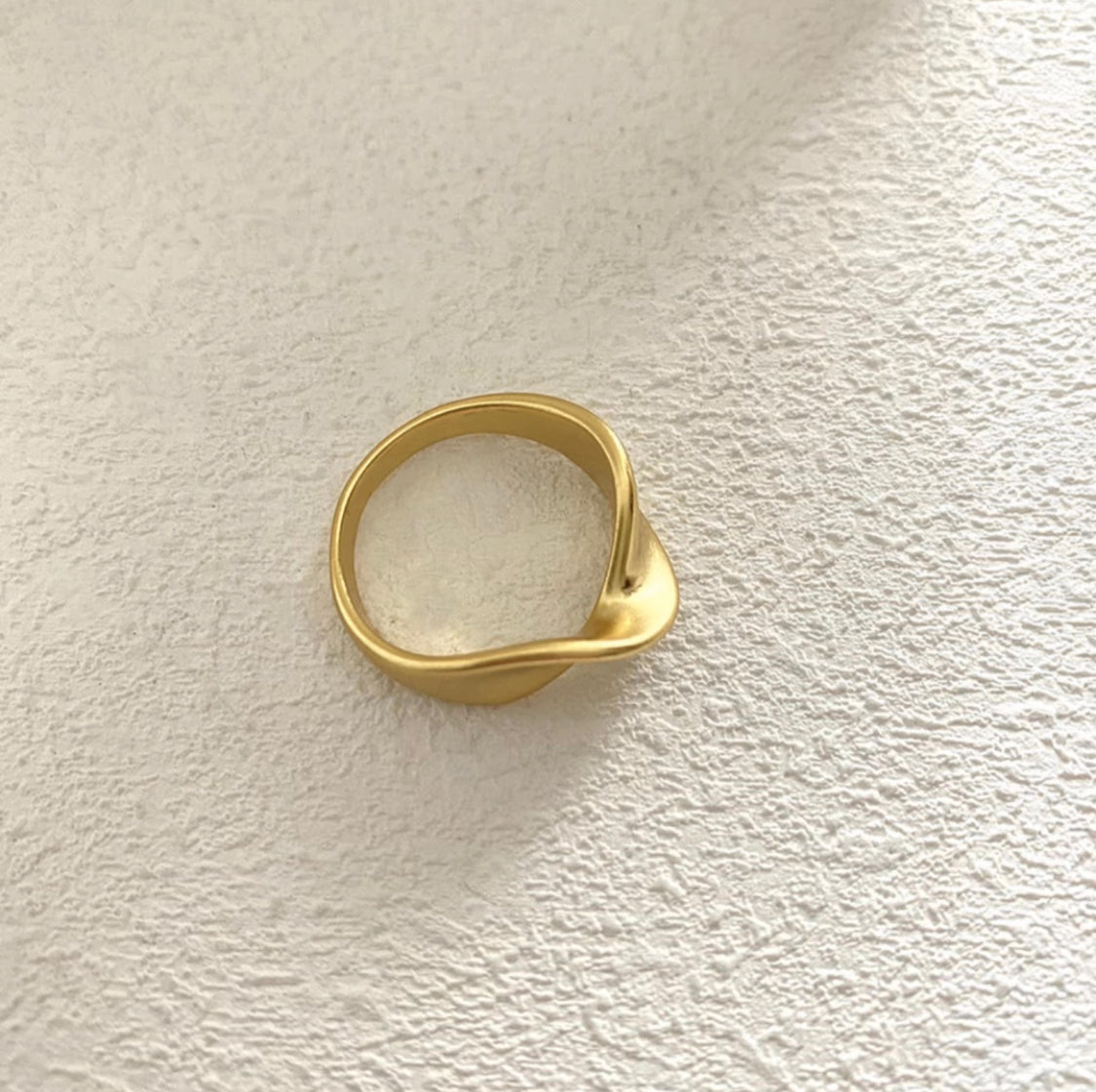 RoyalGleam Ring