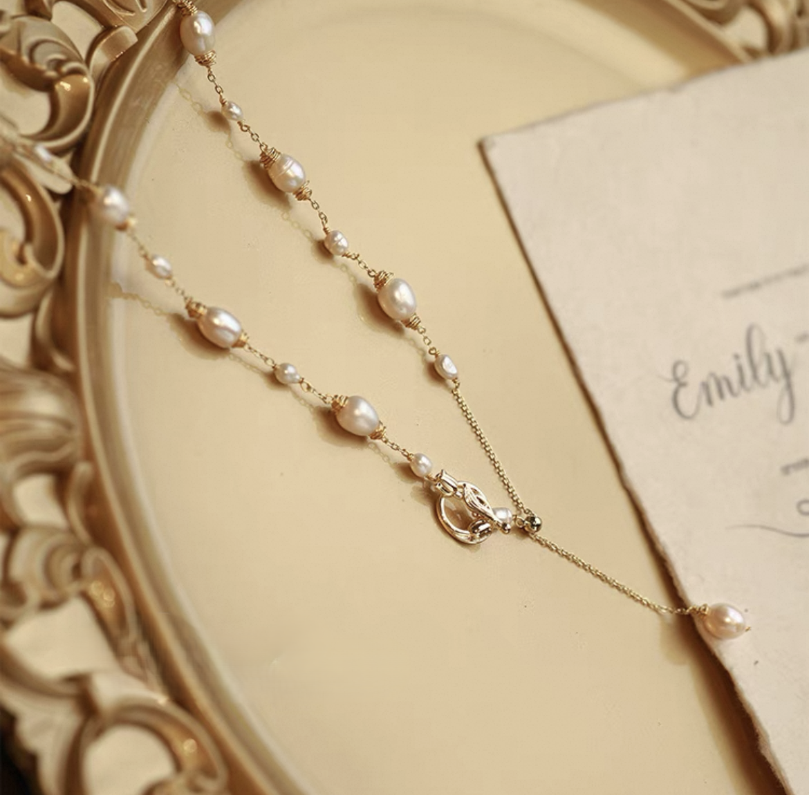 Tulip Glow Pearl Necklace