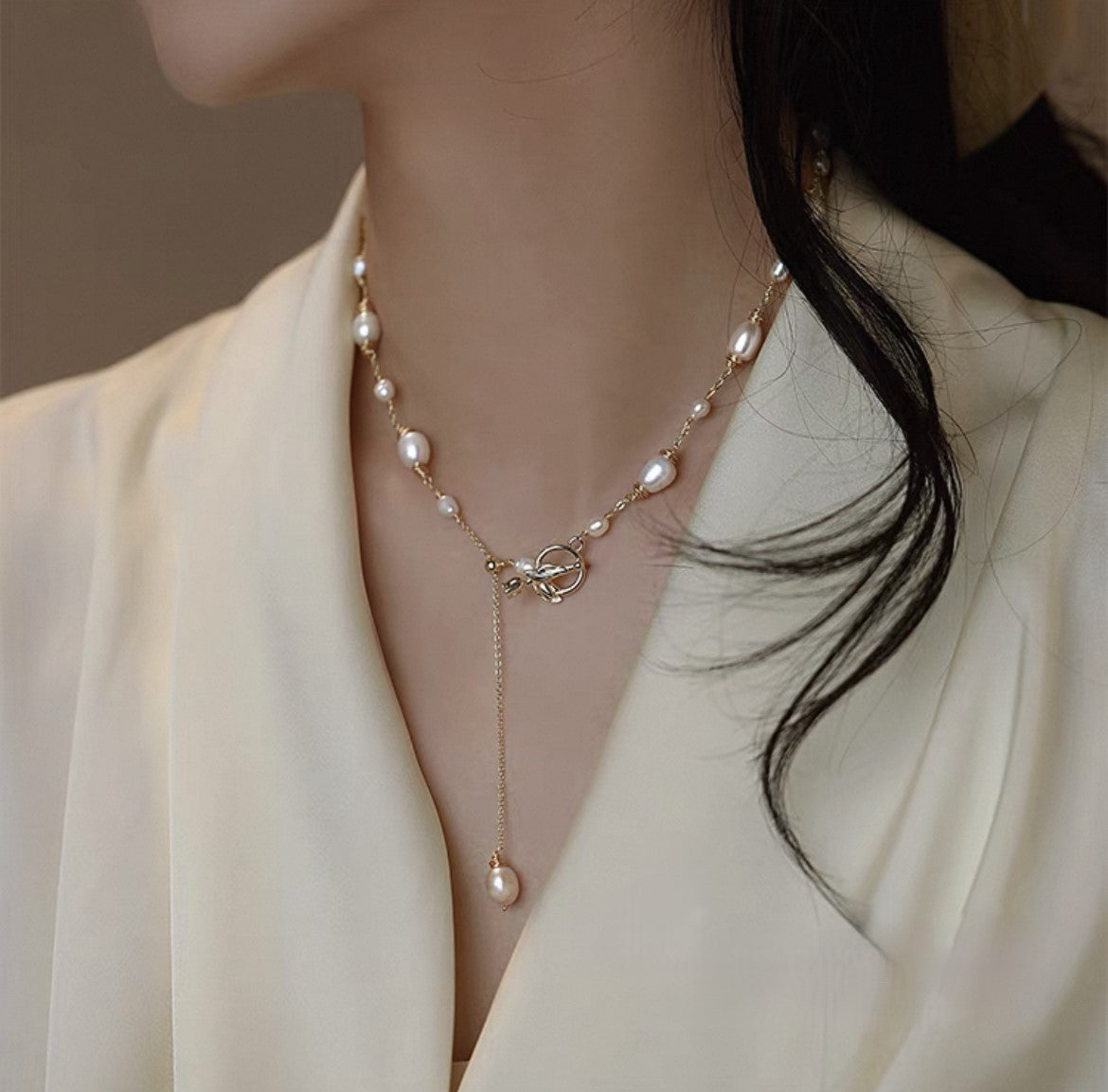 Tulip Glow Pearl Necklace