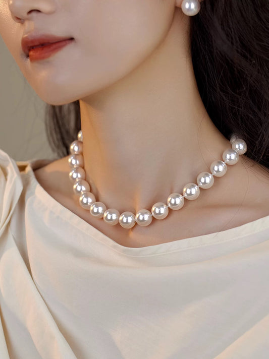 PEARL DOLL NECKLACE