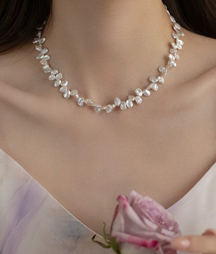 COLLIER DE FLEURS DÉLICATES