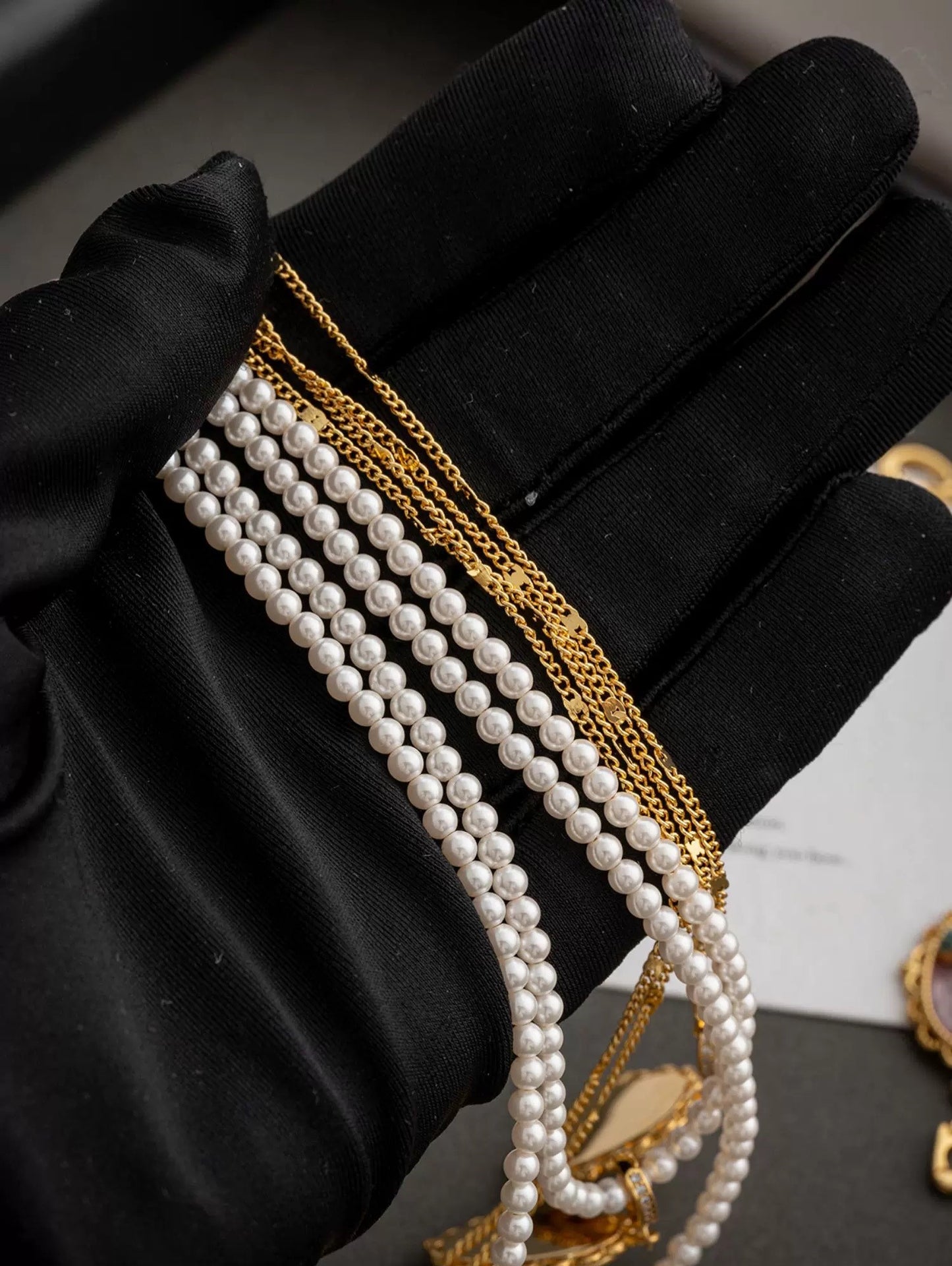 GLISTENING REVERIE NECKLACE