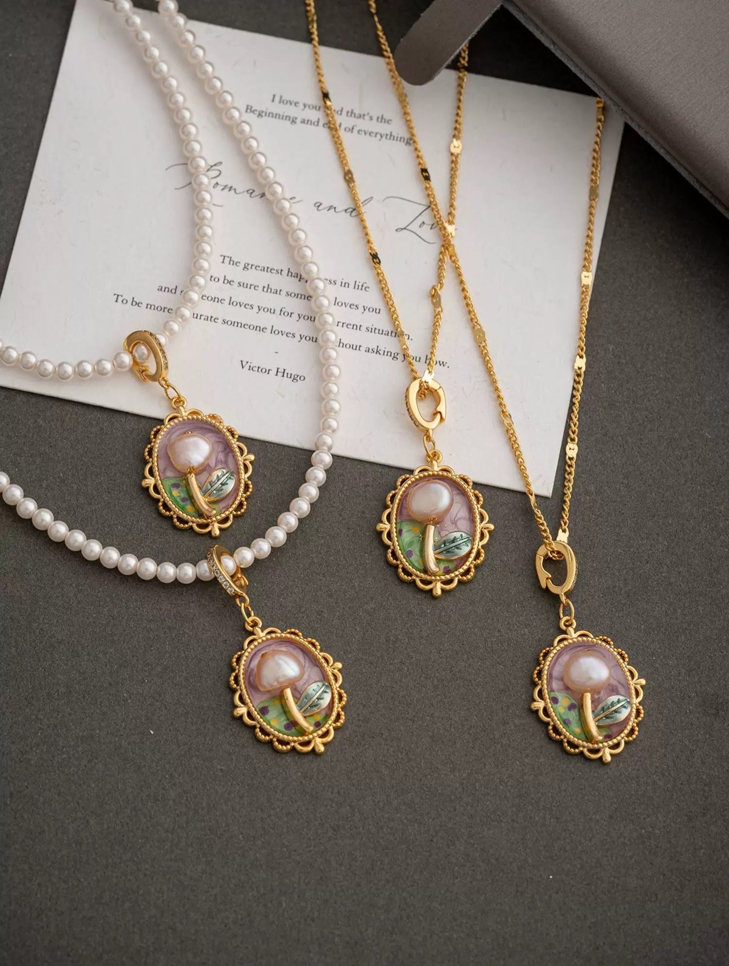 GLISTENING REVERIE NECKLACE