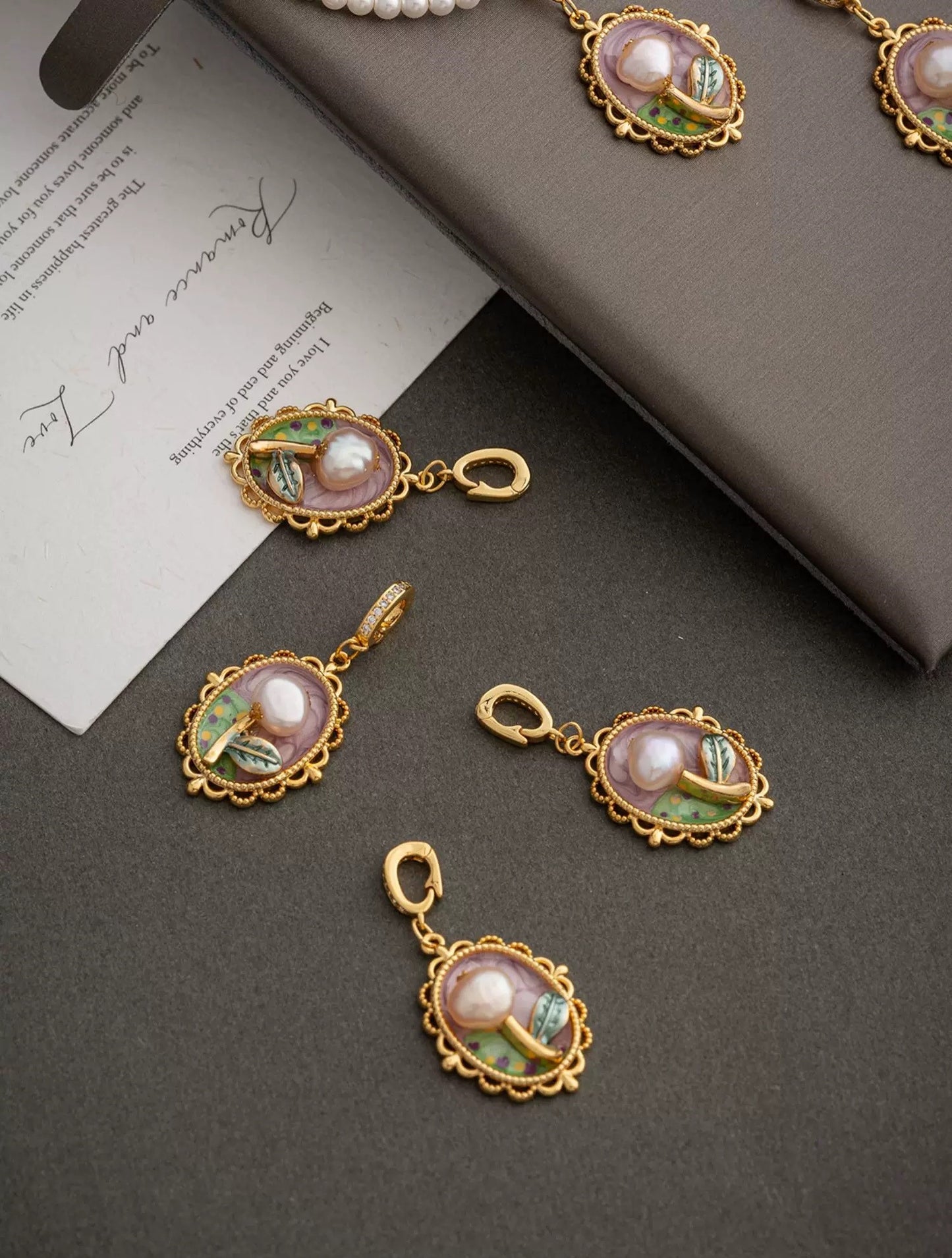 GLISTENING REVERIE NECKLACE