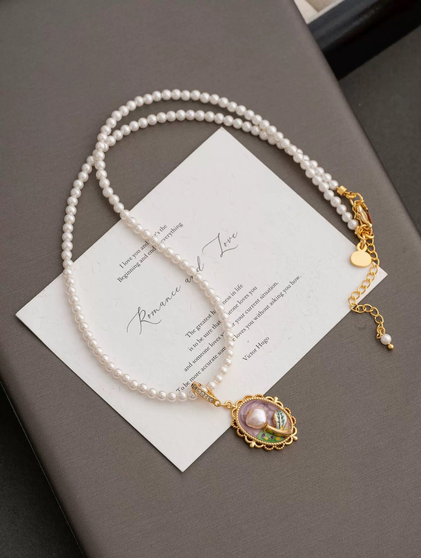 GLISTENING REVERIE NECKLACE