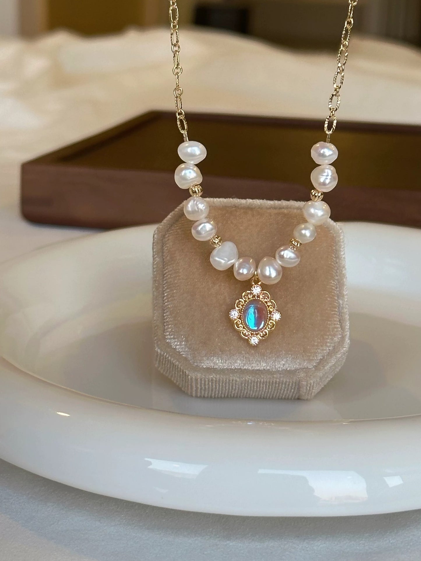 COLLIER LUMIÈRE INTÉRIEURE