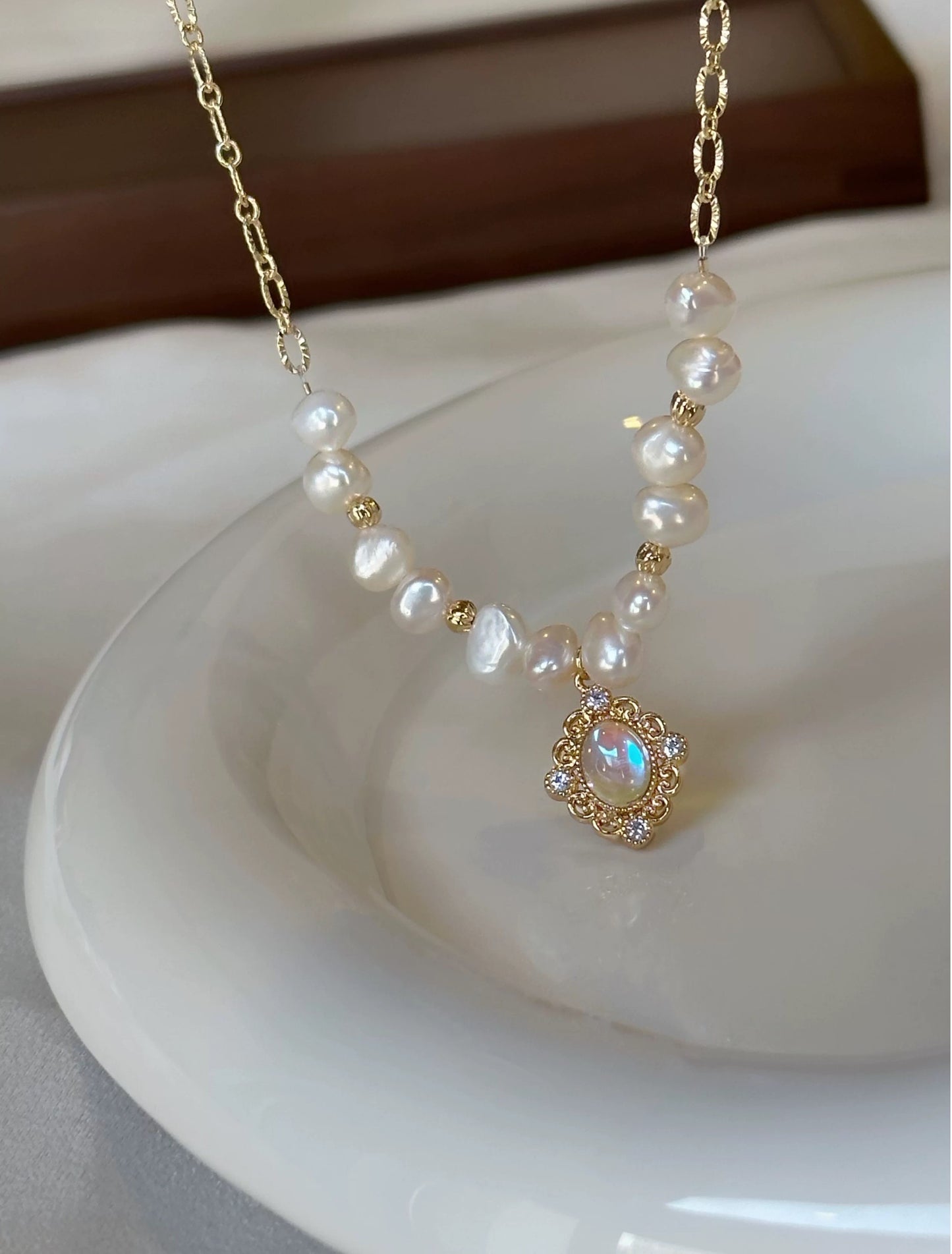 COLLIER LUMIÈRE INTÉRIEURE