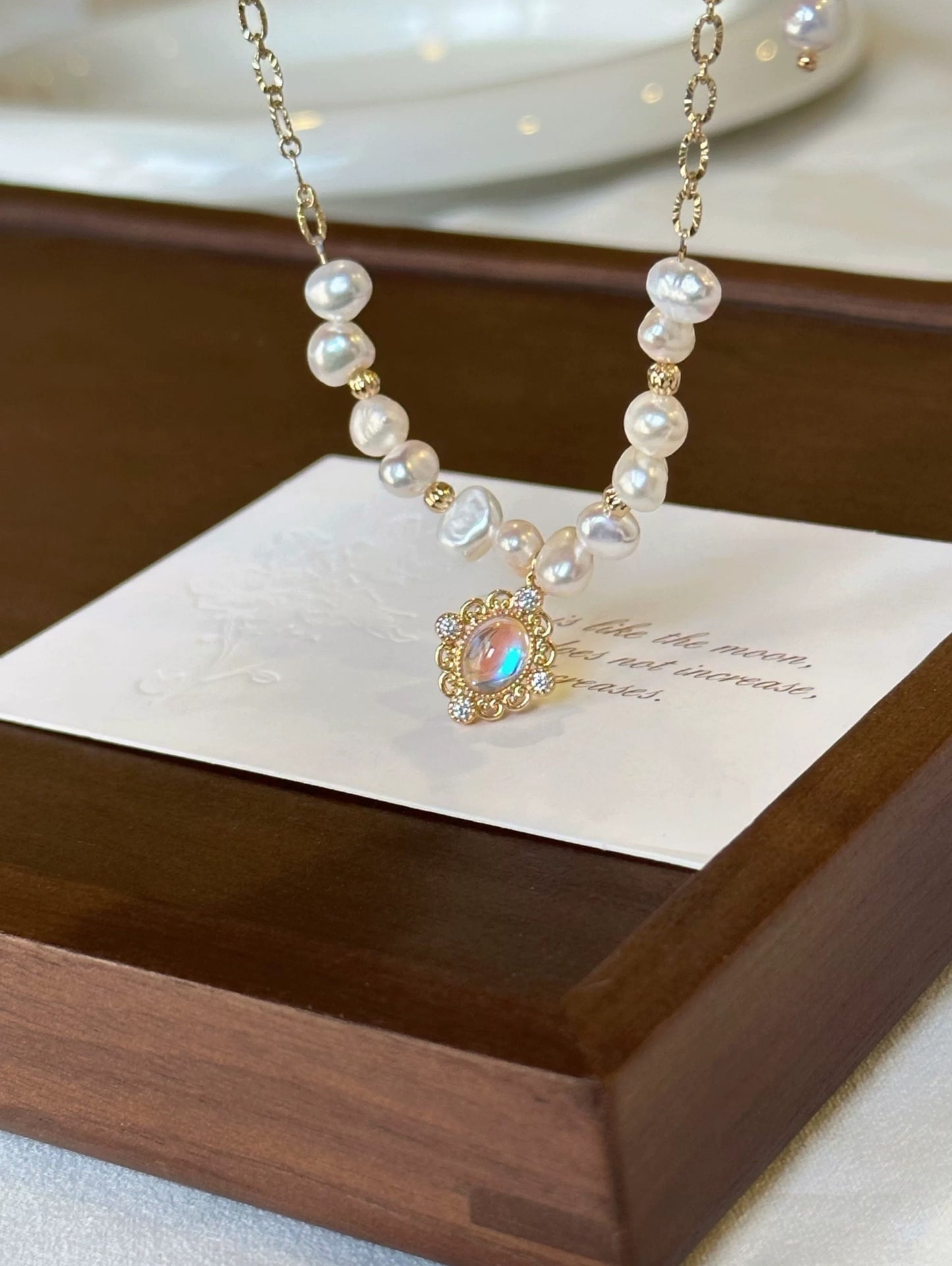 COLLIER LUMIÈRE INTÉRIEURE