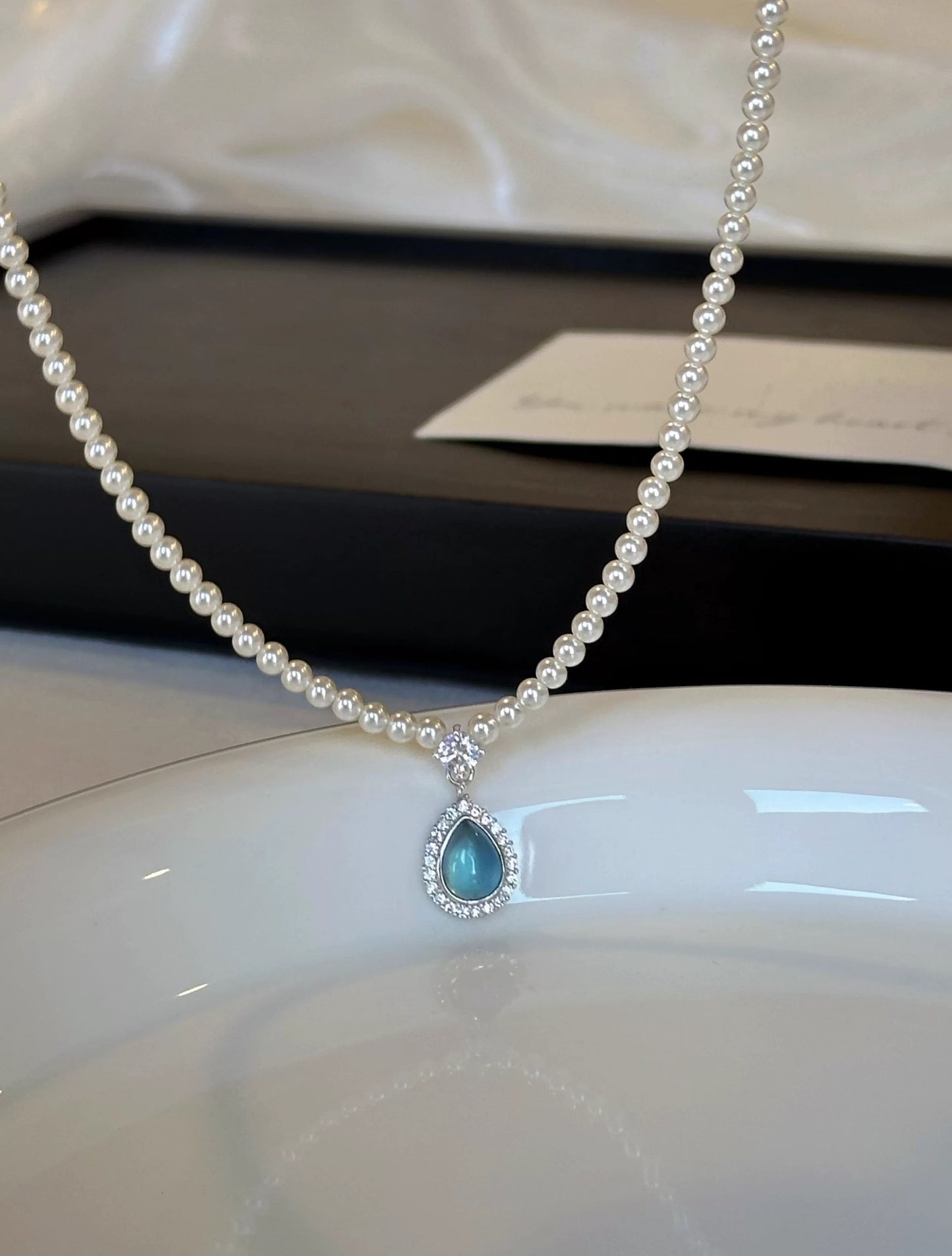 COLLIER ECHO MÉMORABLE