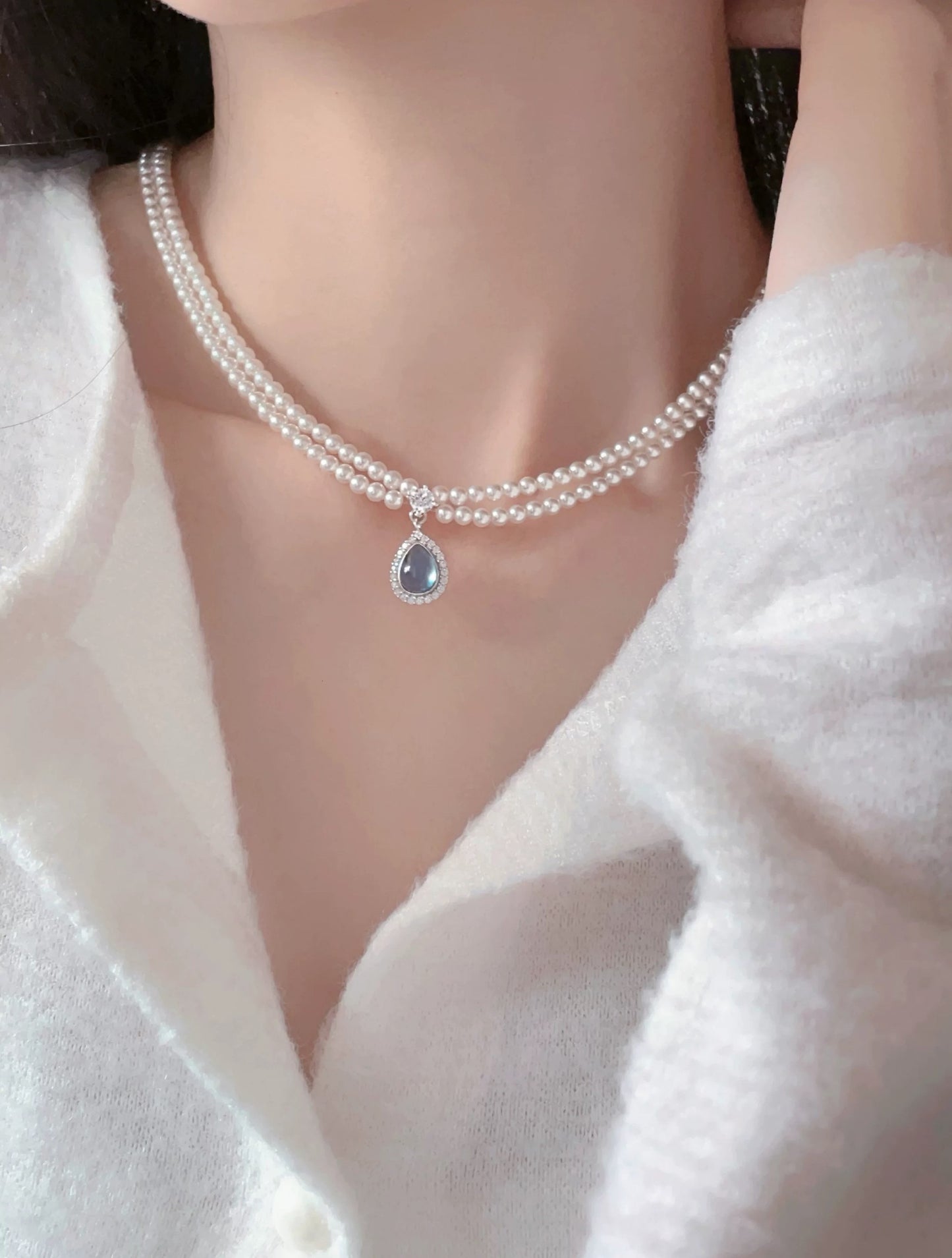 PEACEFUL SEA NECKLACE