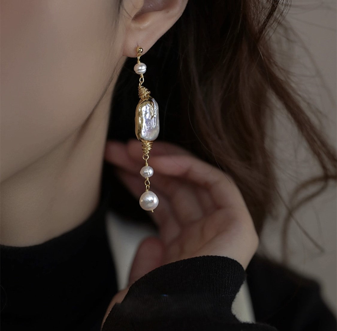 BOUCLE D'OREILLE ENCHANTÉE DE PERLES