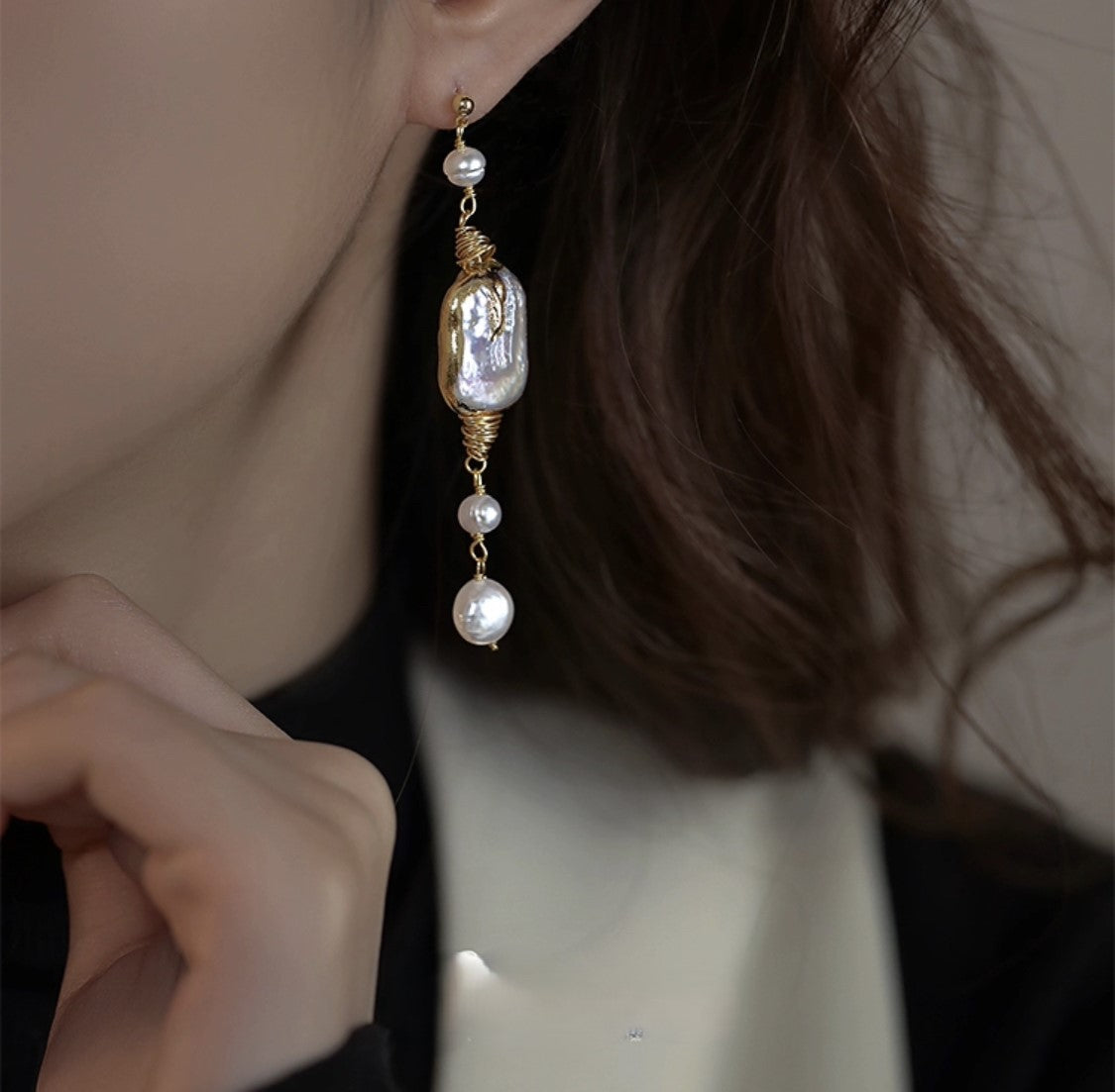 BOUCLE D'OREILLE ENCHANTÉE DE PERLES