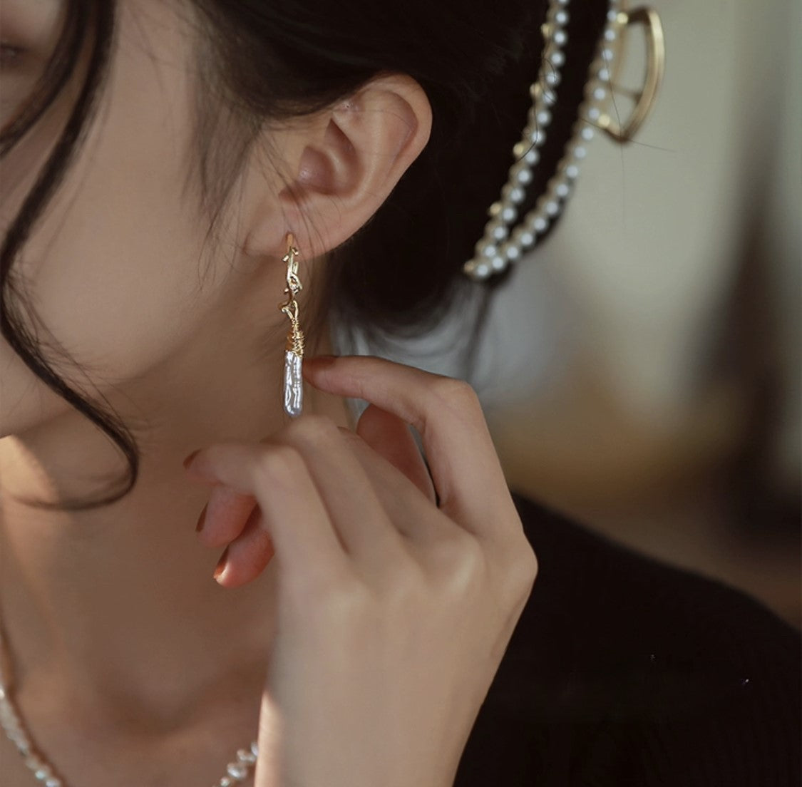 BOUCLE D'OREILLE PERLE QUI CHUCHOTE