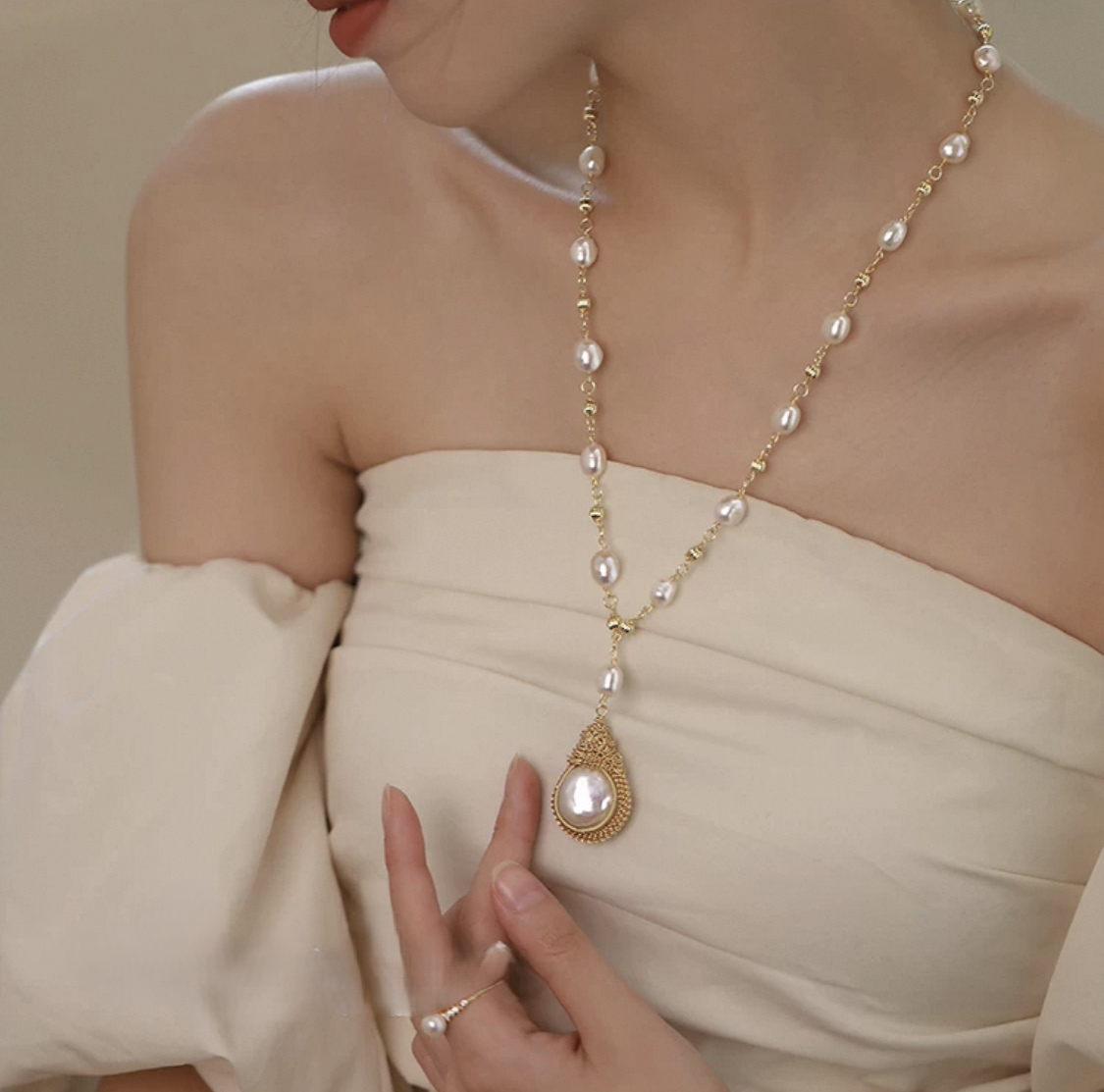 Serene Glow Necklace