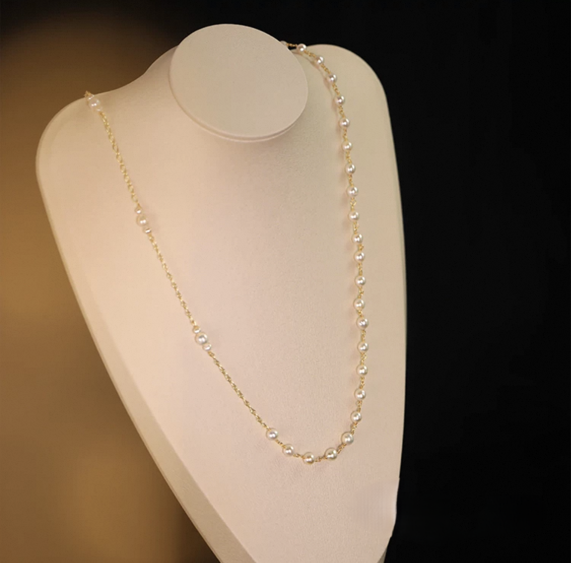 Classic Pearl Necklace