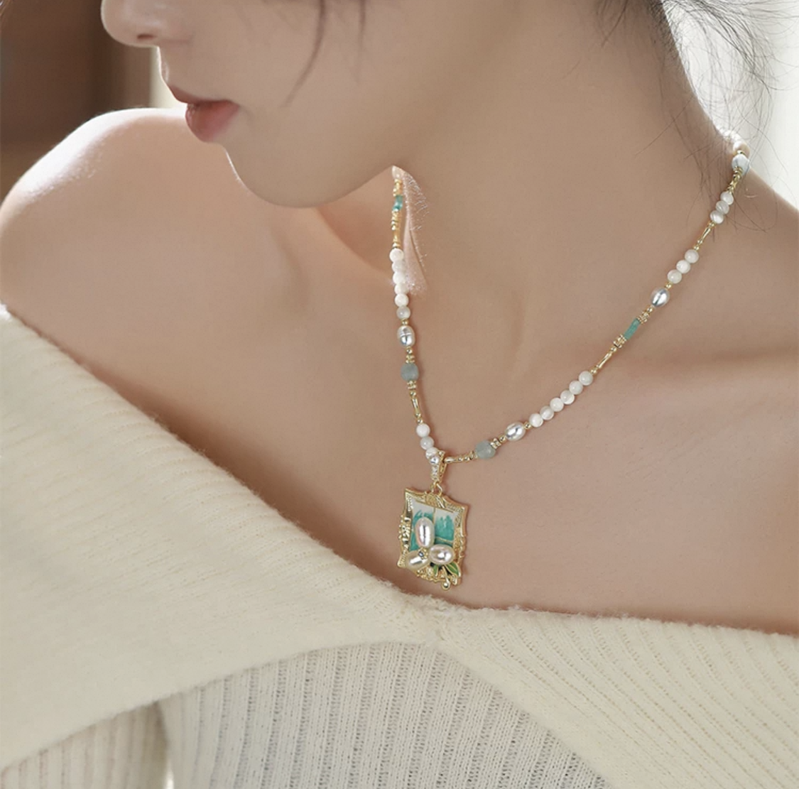 Opulent Pearl Necklace