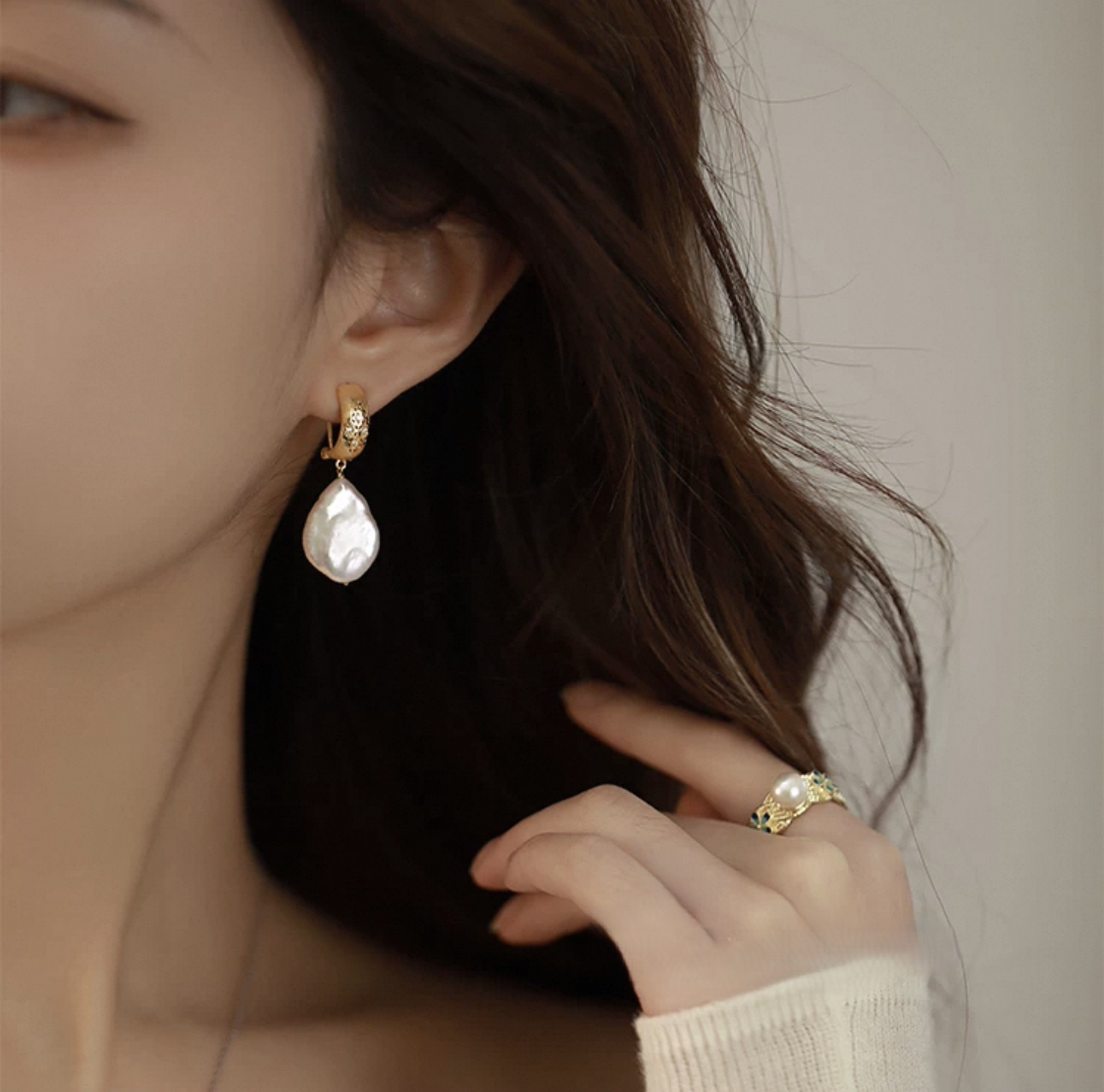 Pearl Poise Earrings