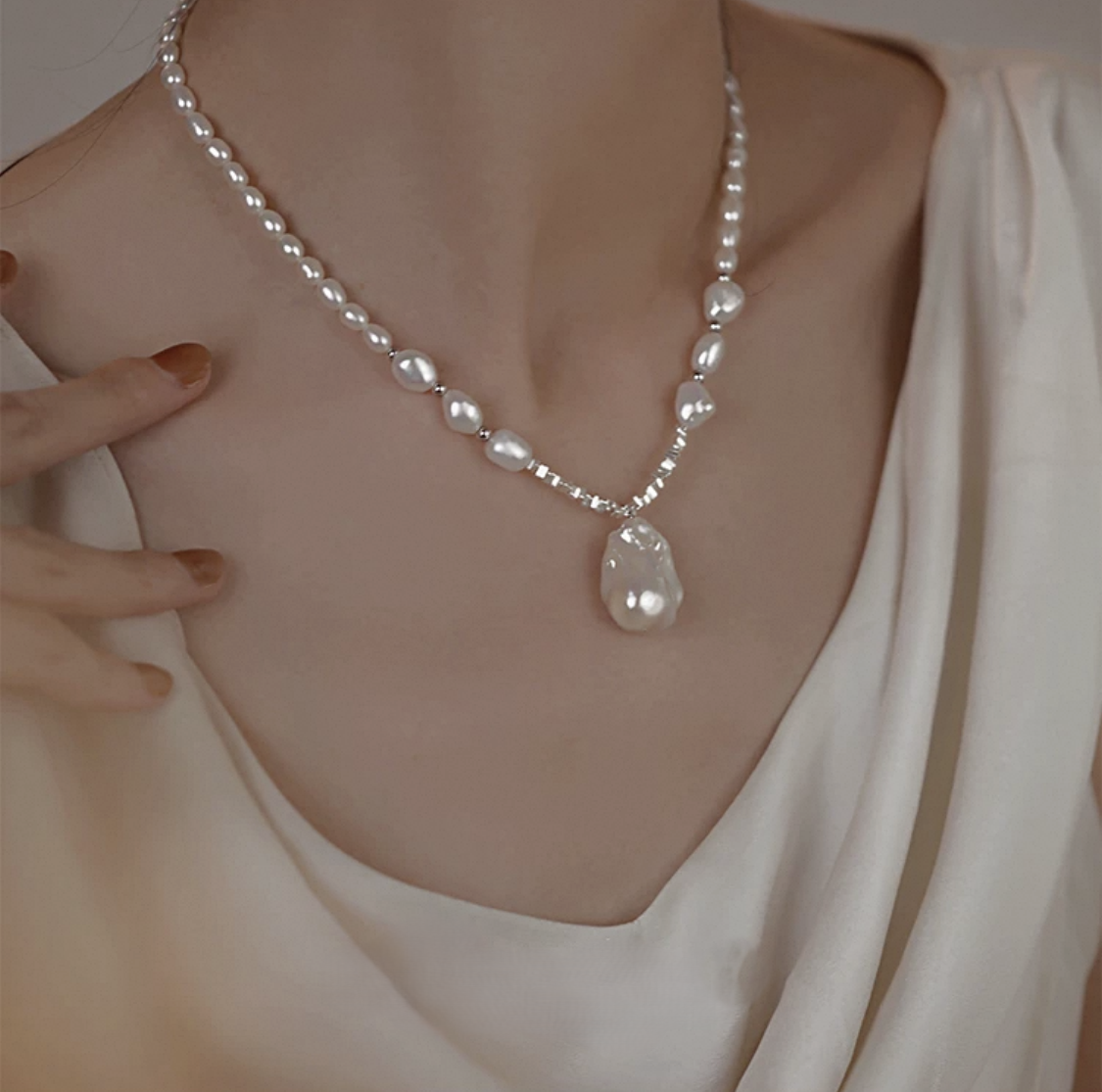 Graceful Dew Necklace