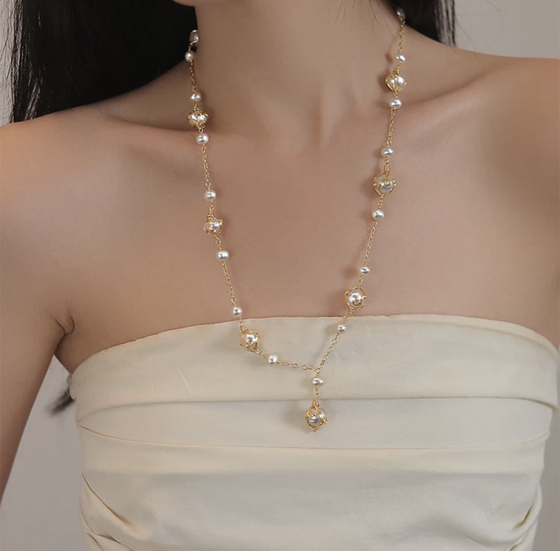 Pearl Silhouette Necklace