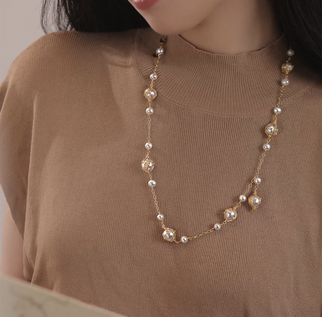 Pearl Silhouette Necklace
