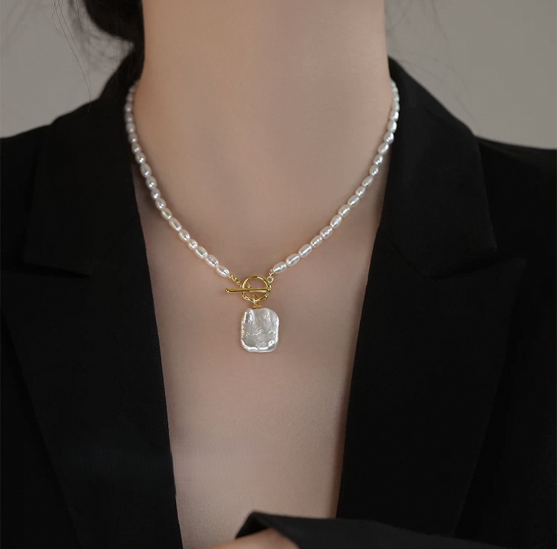 Pearl Glimmer Necklace