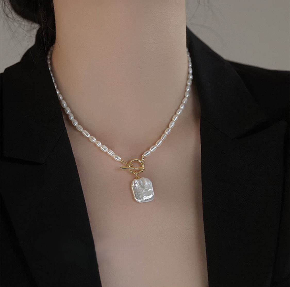 Pearl Glimmer Necklace