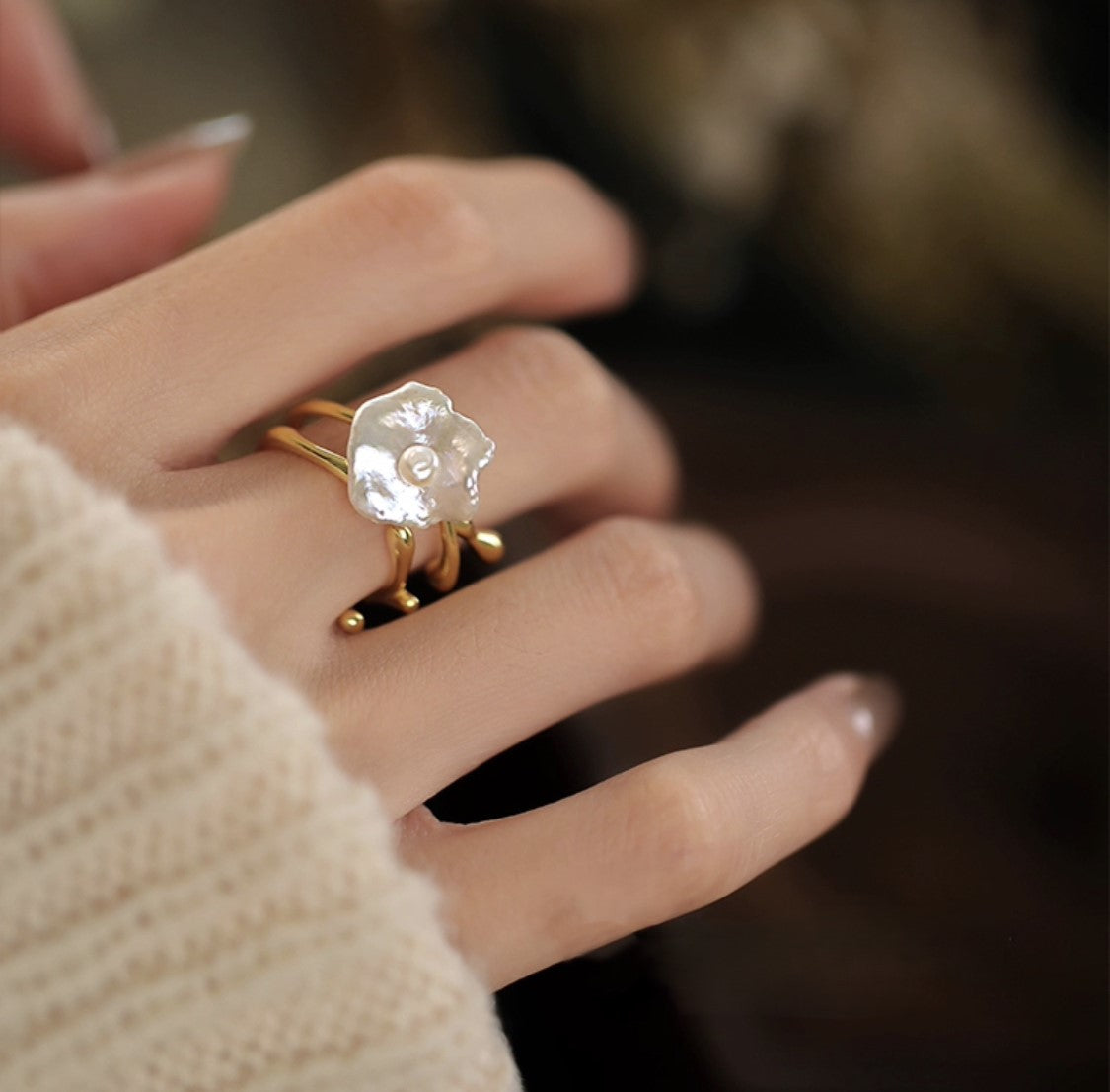 BAGUE ÉCLATANTE DE PERLES MAGNIFIQUES