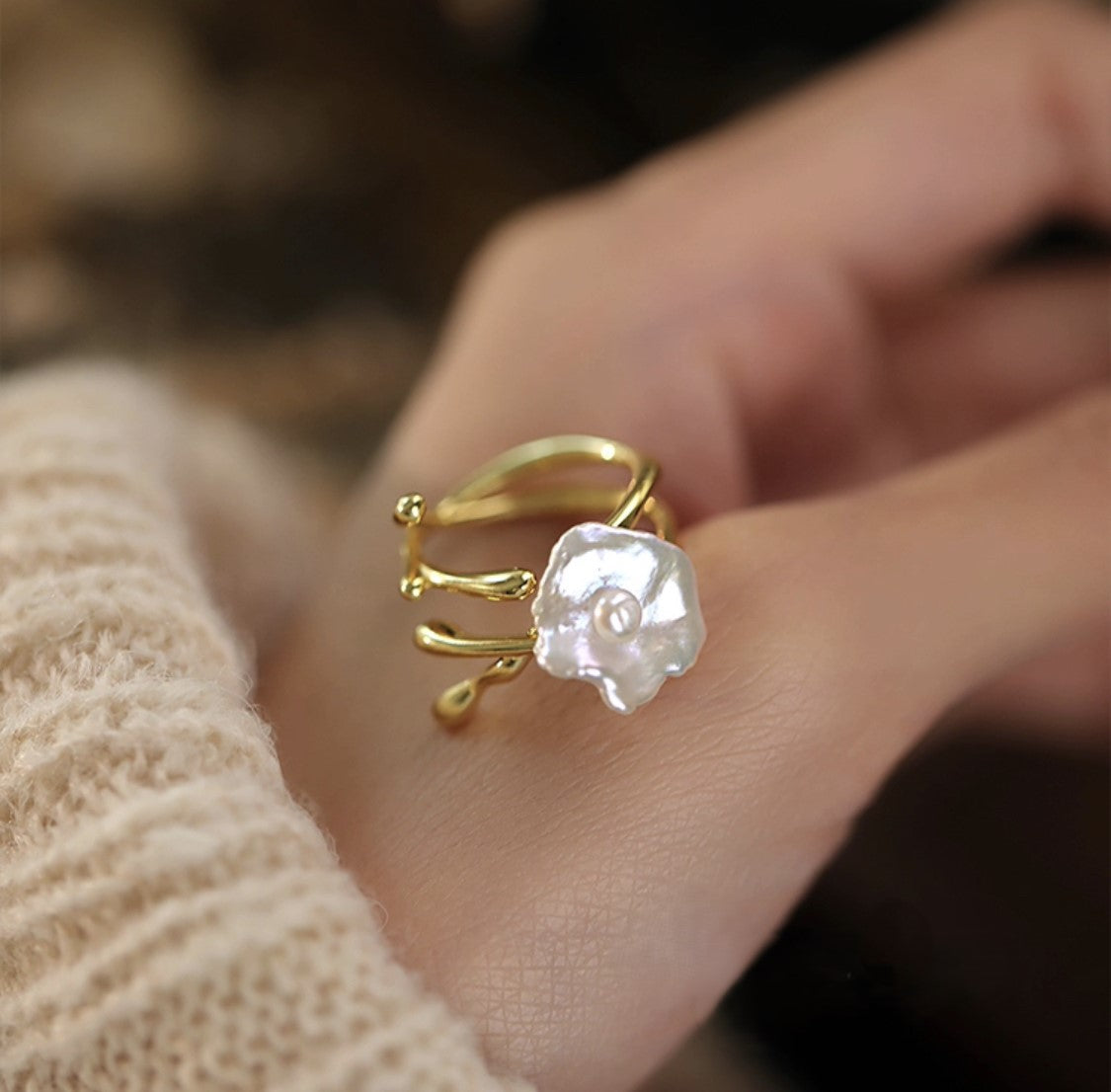 BAGUE ÉCLATANTE DE PERLES MAGNIFIQUES