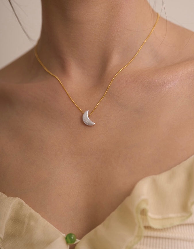 COLLIER DE PERLES LUMINEUSES