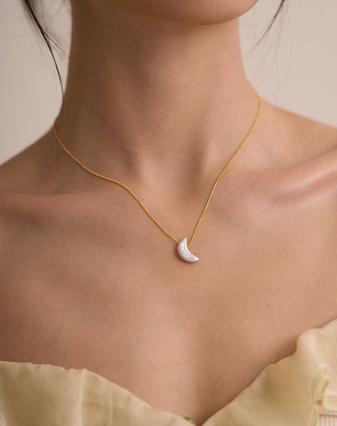 COLLIER DE PERLES LUMINEUSES