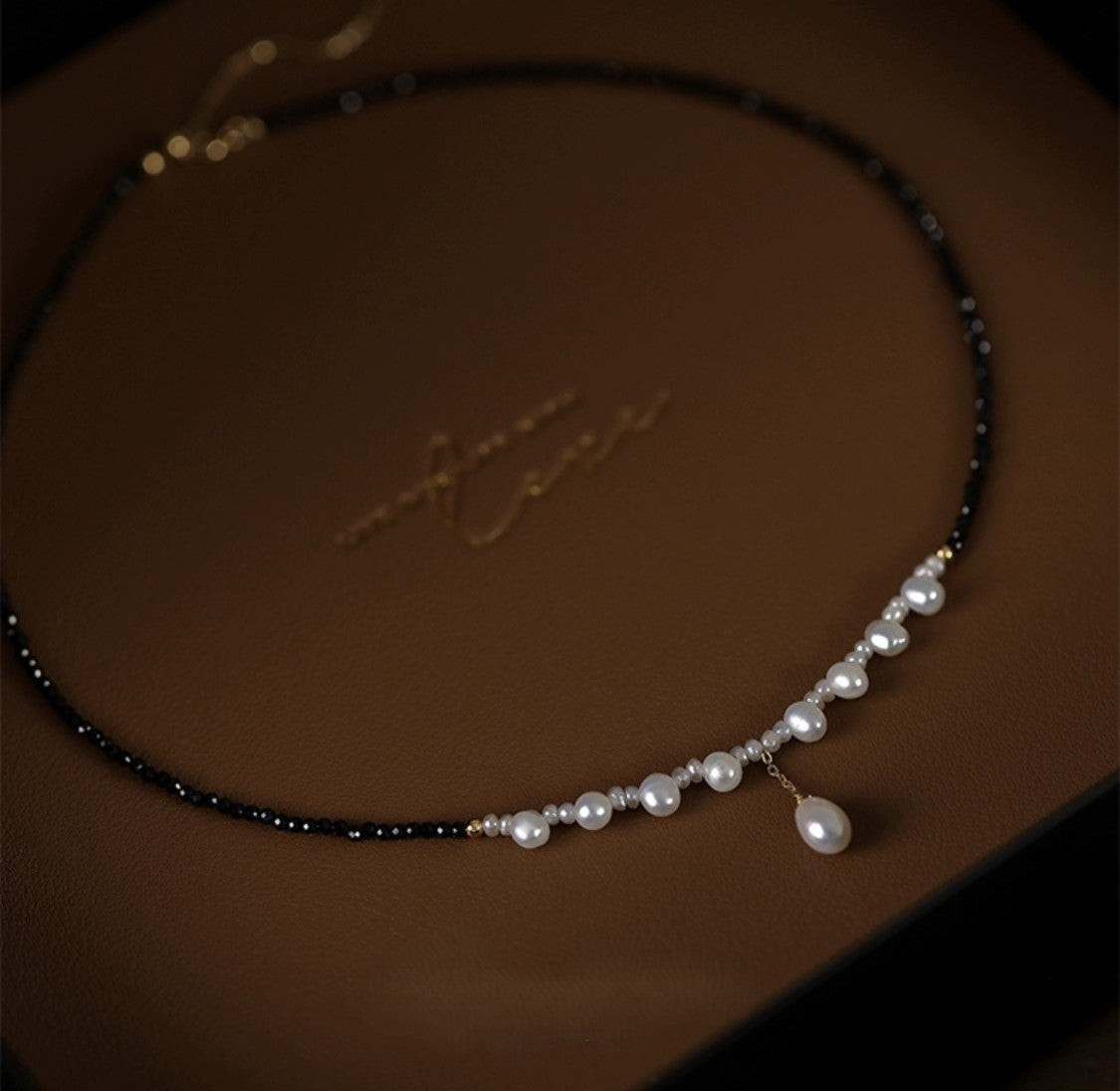 COLLIER OCEAN WHISPER