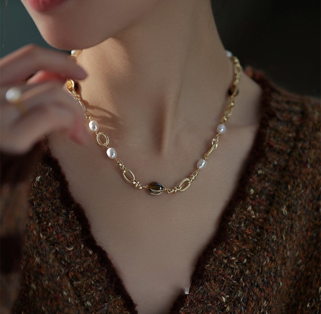 COLLIER DIVIN DE PERLES DORÉES