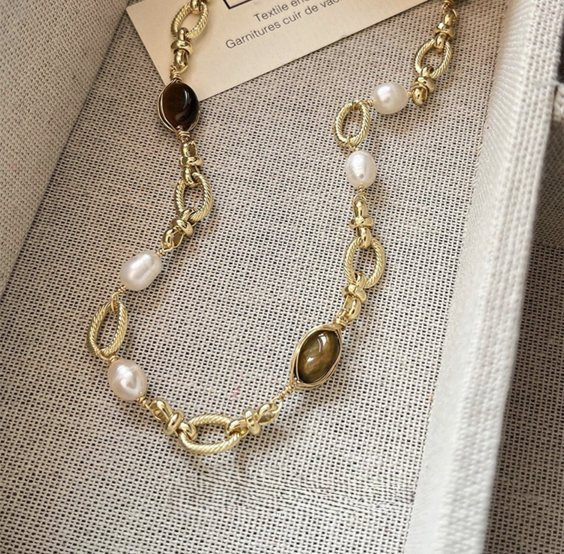 COLLIER DIVIN DE PERLES DORÉES