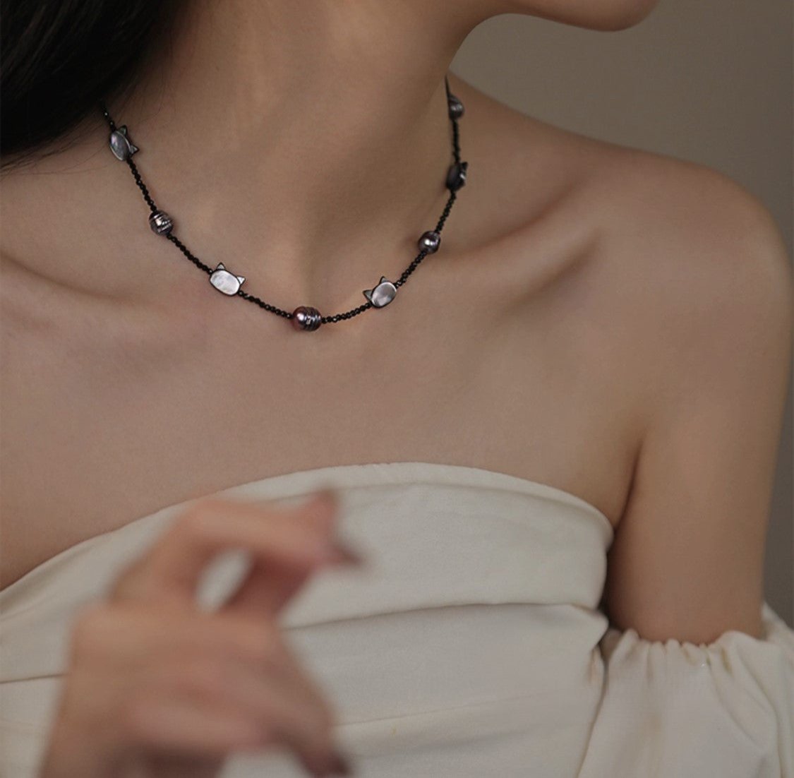 COLLIER DE PERLES CHATON