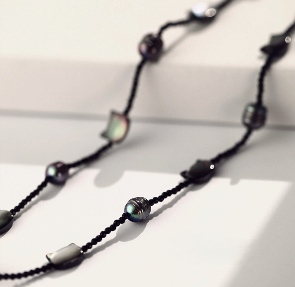 COLLIER DE PERLES CHATON