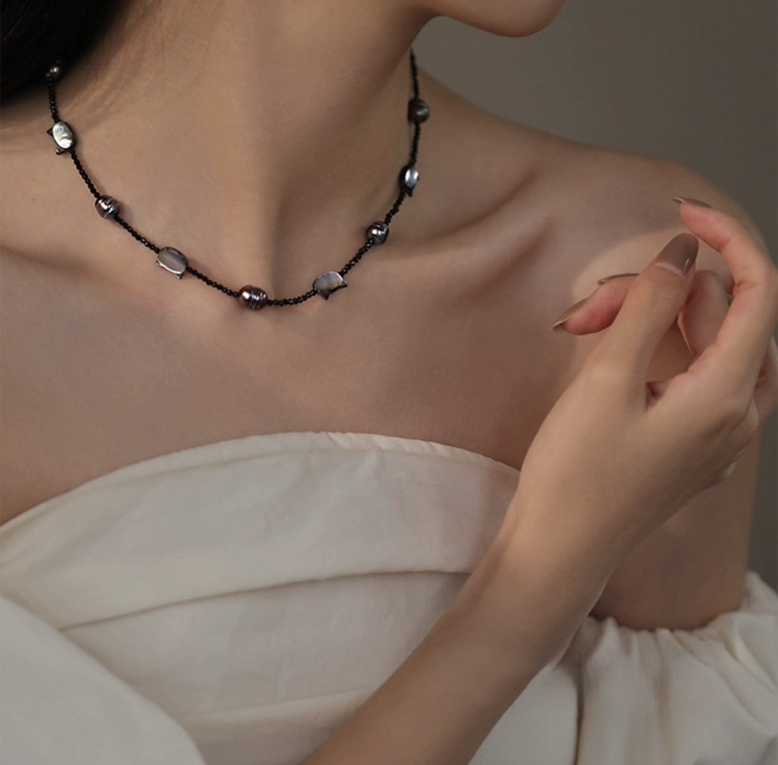 COLLIER DE PERLES CHATON