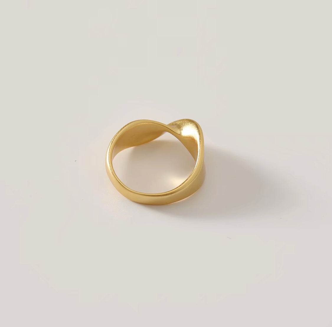 RoyalGleam Ring