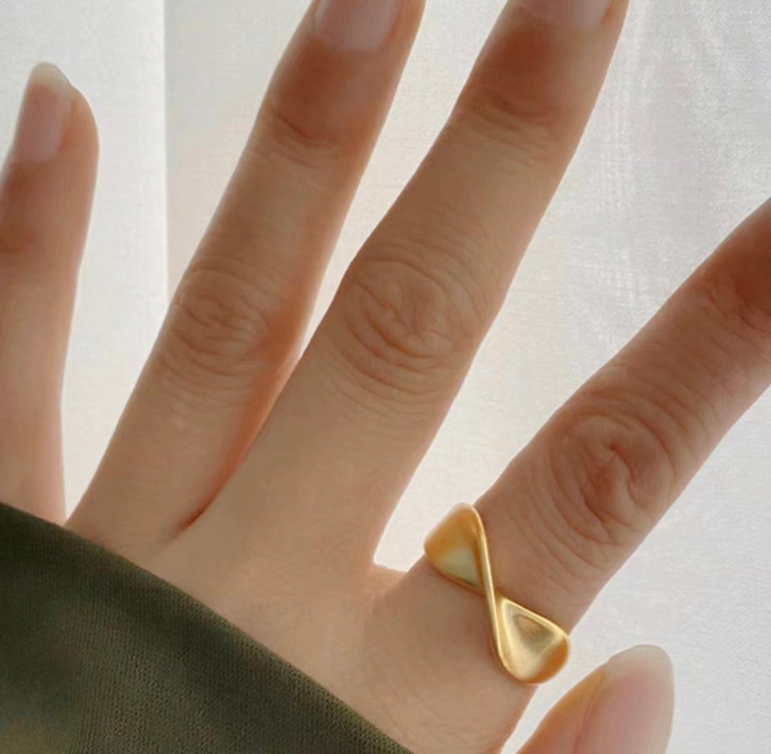 RoyalGleam Ring