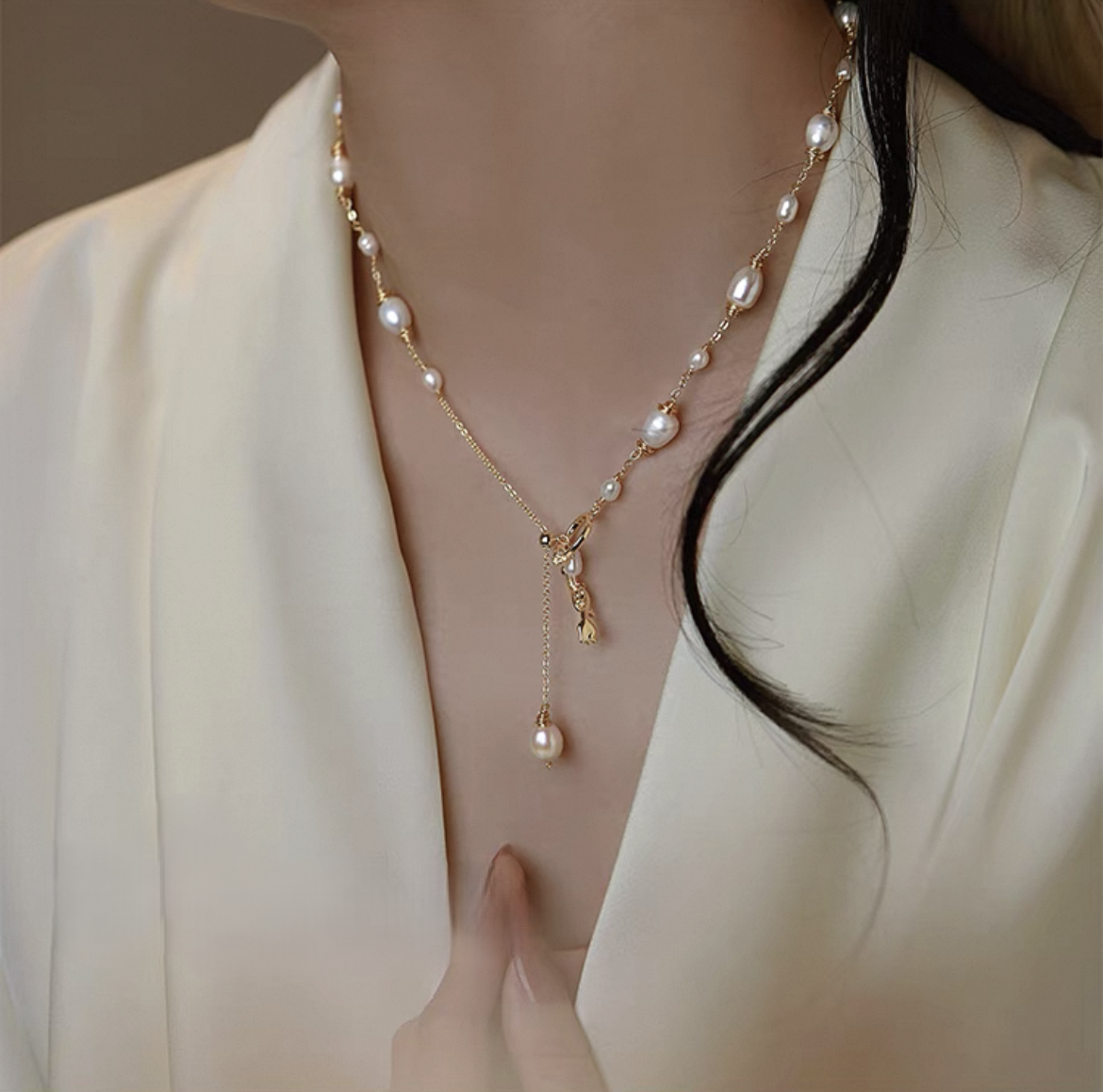 Tulip Glow Pearl Necklace